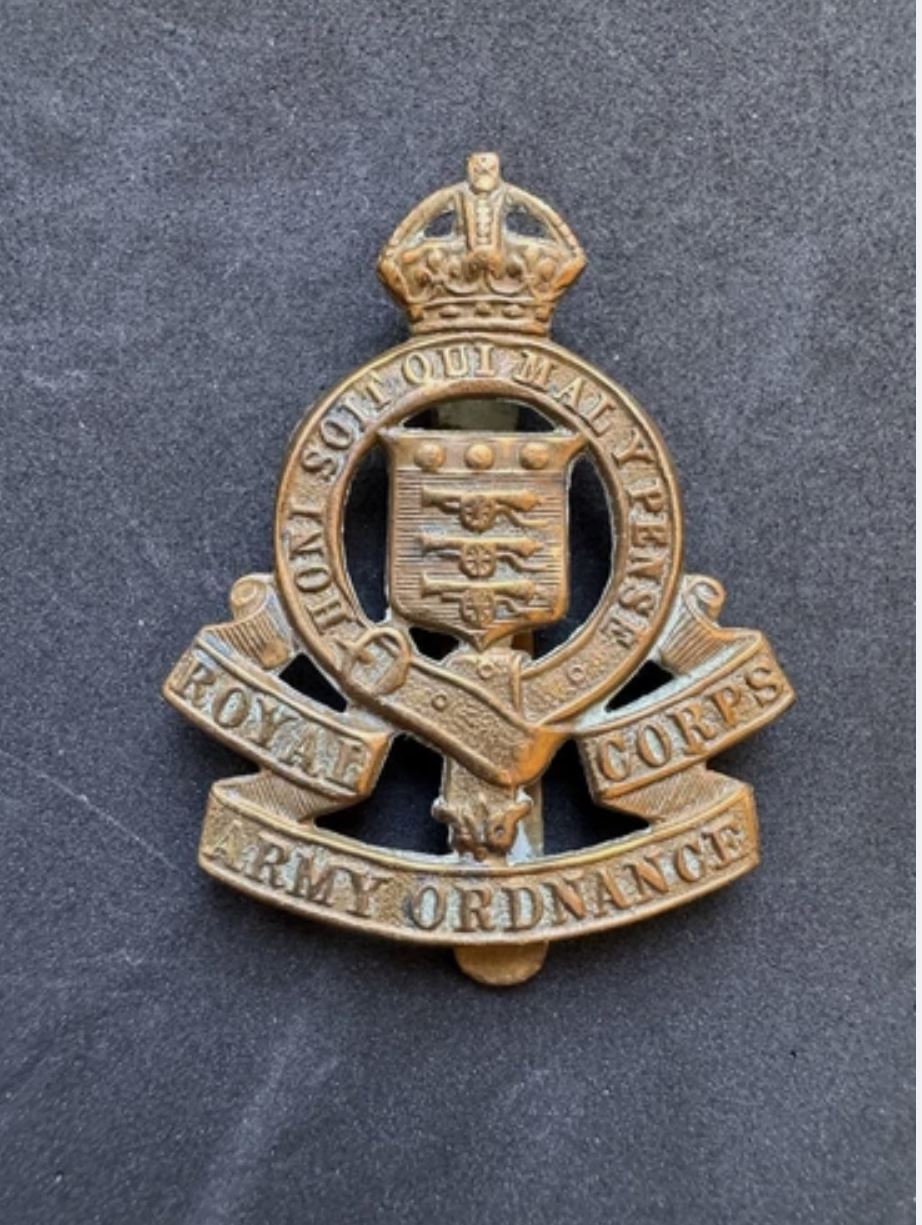 Photo 1 of WW2 British Royal Army Ordnance Corps Cap Badge RAOC - collectible militaria item