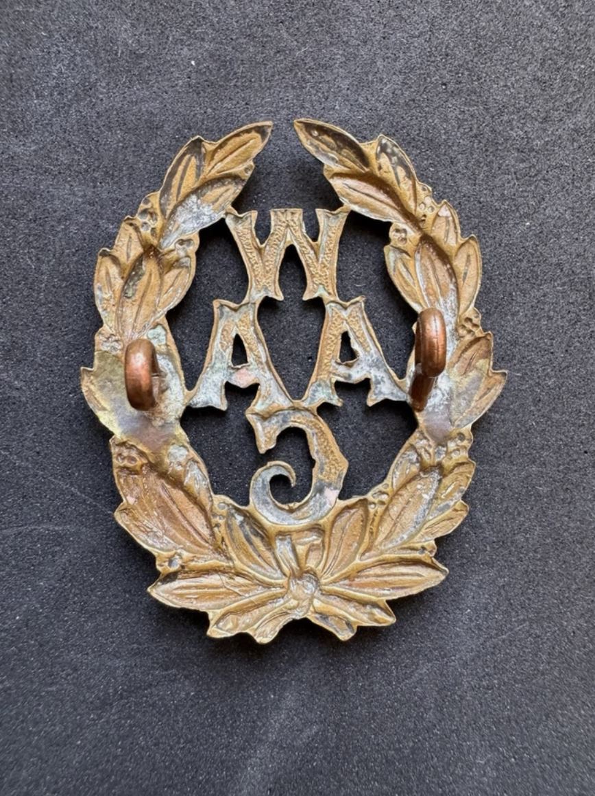 Photo 2 of WW1 British Women's Army Auxiliary Corps Cap Badge WAAC - collectible militaria item