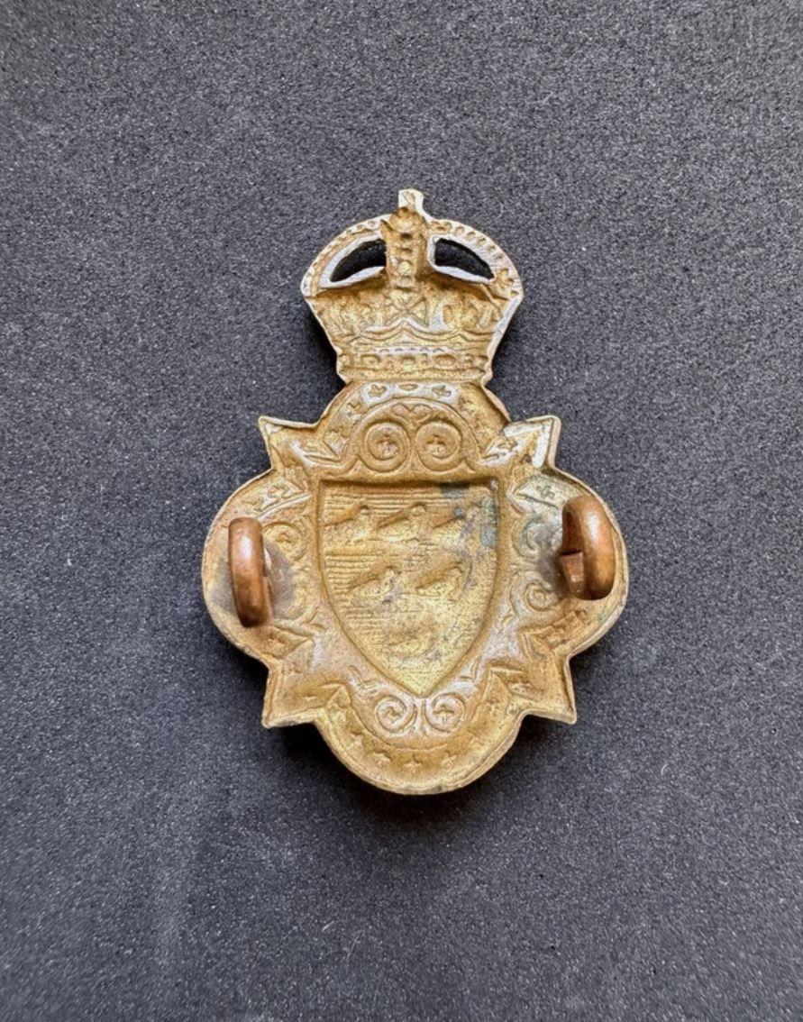 Photo 2 of Boer War British Army Sussex Imperial Yeomanry Cap Badge - collectible militaria item