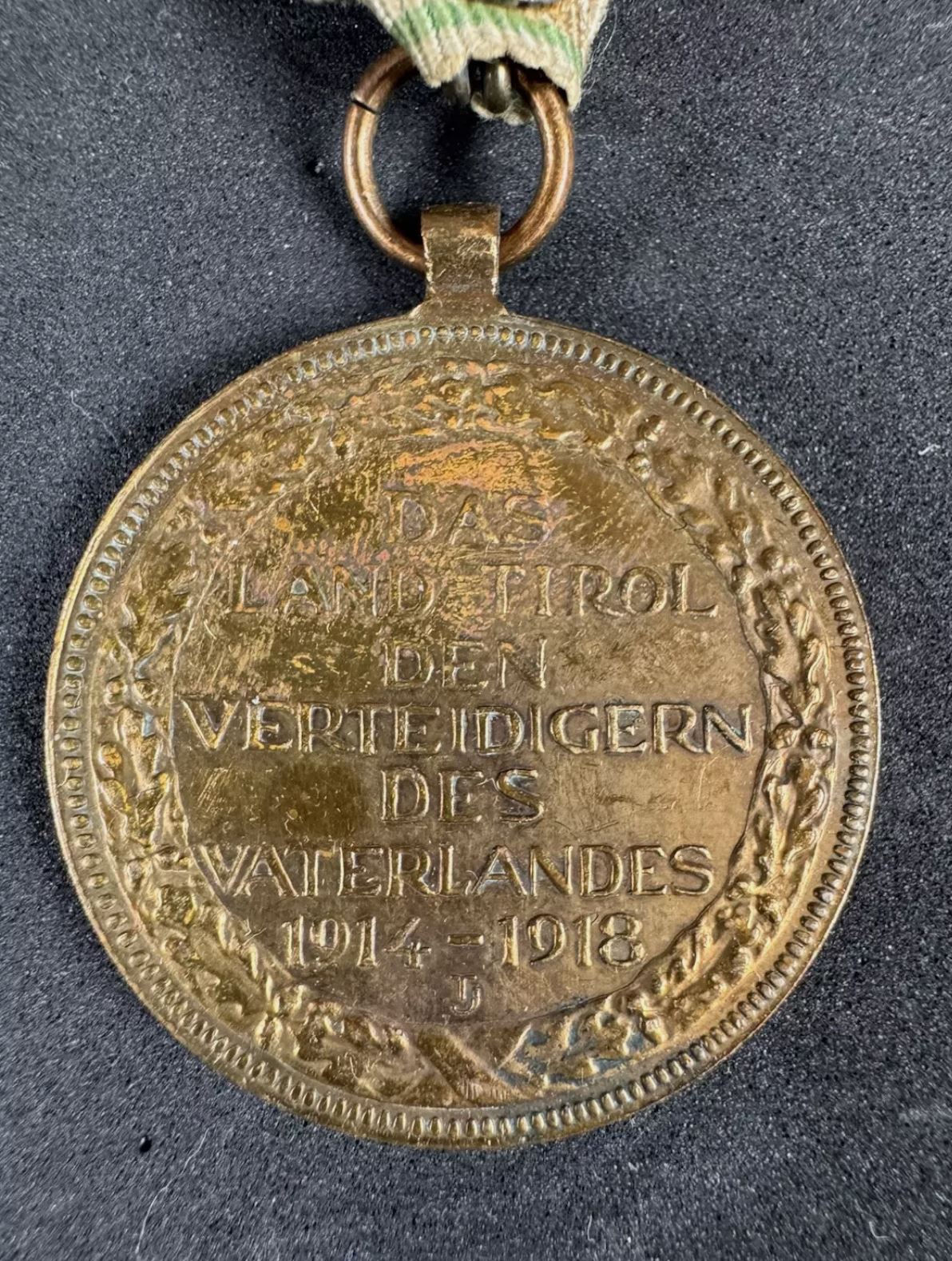 Photo 4 of WW1 Austrian Medal for the Defense of Tirol (Tyrol) 1914 1918 - collectible militaria item