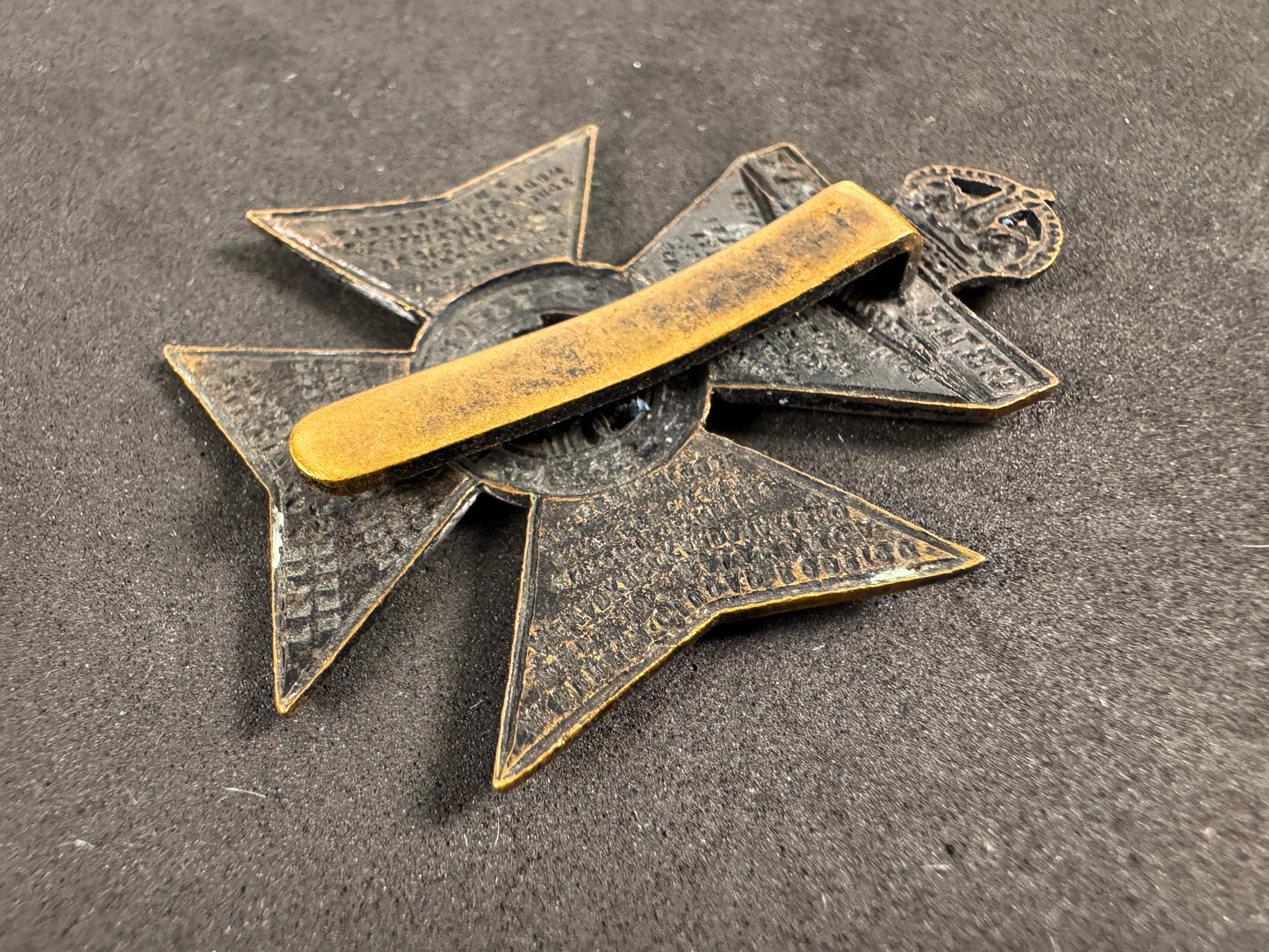 Photo 3 of WW2 British King's Royal Rifle Corps Cap Badge - collectible militaria item