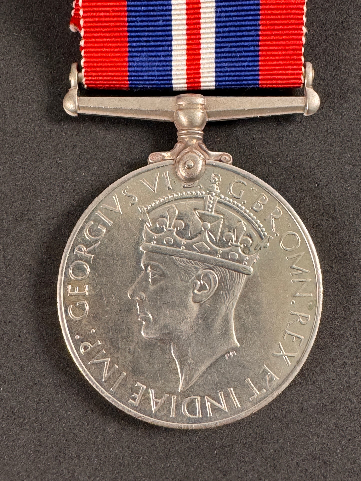 Photo 1 of WW2 British 1939 - 1945 War Medal - collectible militaria item