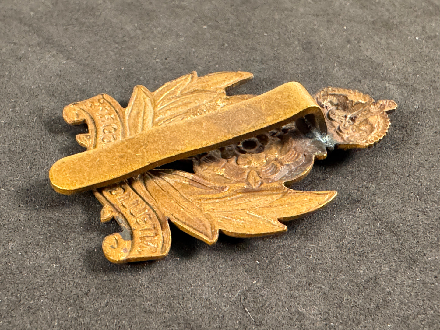 Photo 3 of WW2 British Army Intelligence Corps Cap Badge - collectible militaria item
