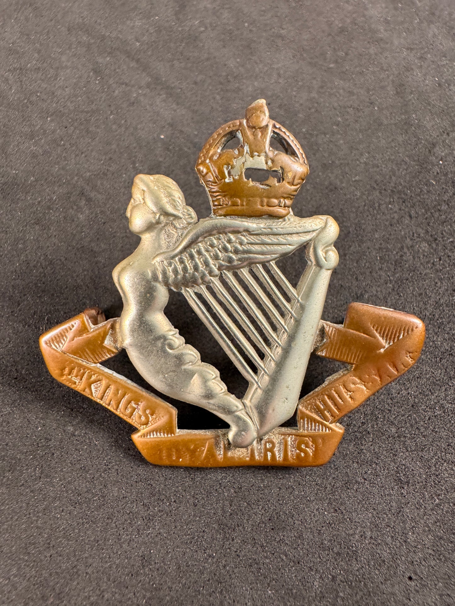 Photo 1 of WW1 British 8th King's Royal Irish Hussars Cap Badge - collectible militaria item