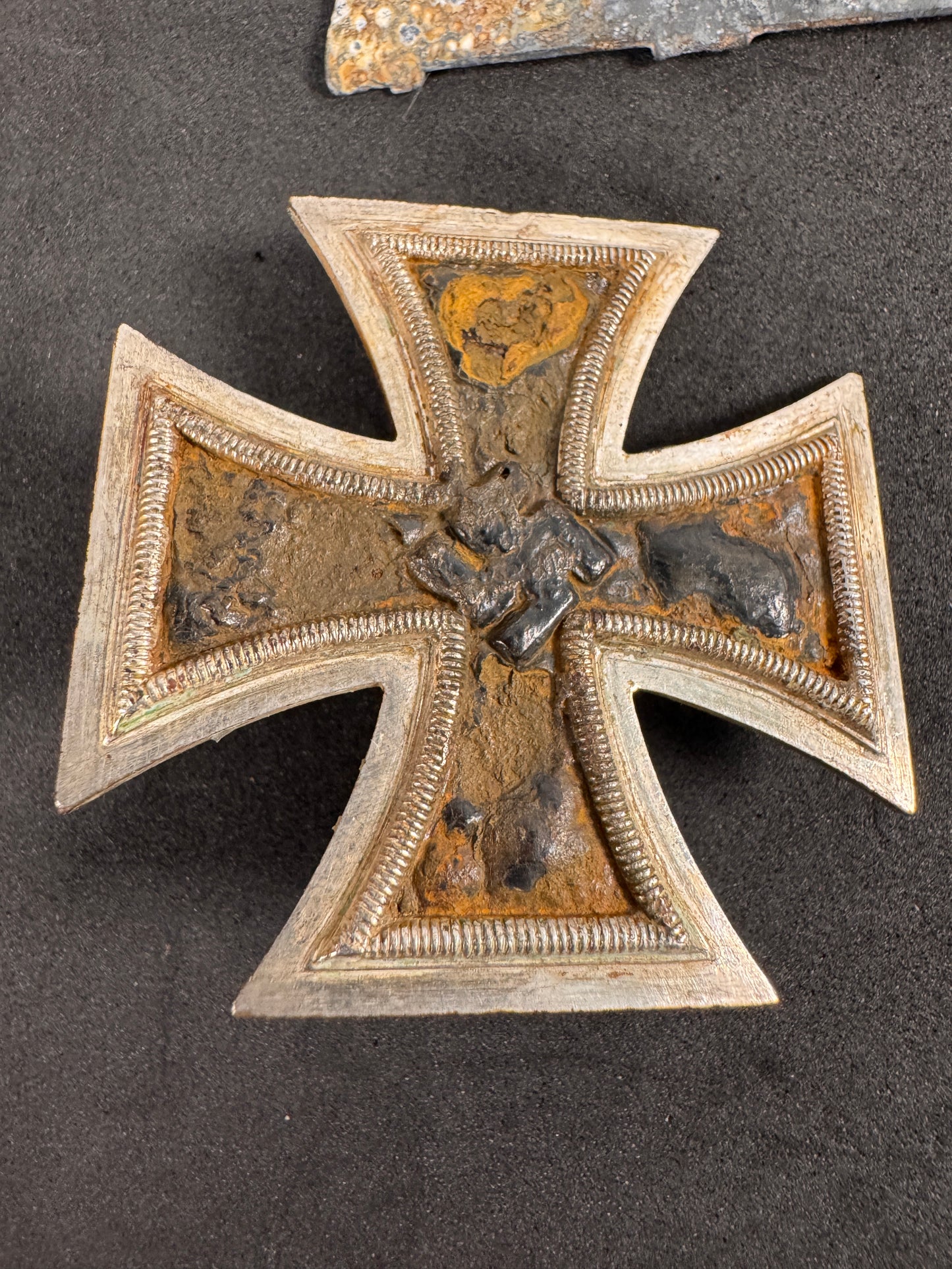 Photo 3 of WW2 German Iron Cross 1st Class Screw back Relic + ID Tag - collectible militaria item