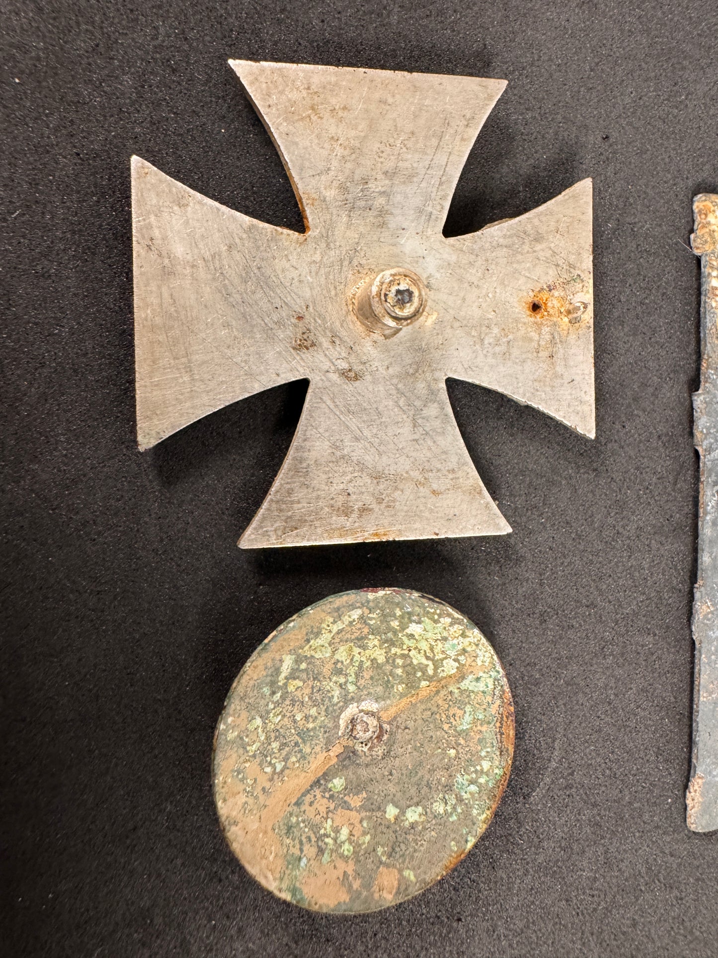 Photo 5 of WW2 German Iron Cross 1st Class Screw back Relic + ID Tag - collectible militaria item