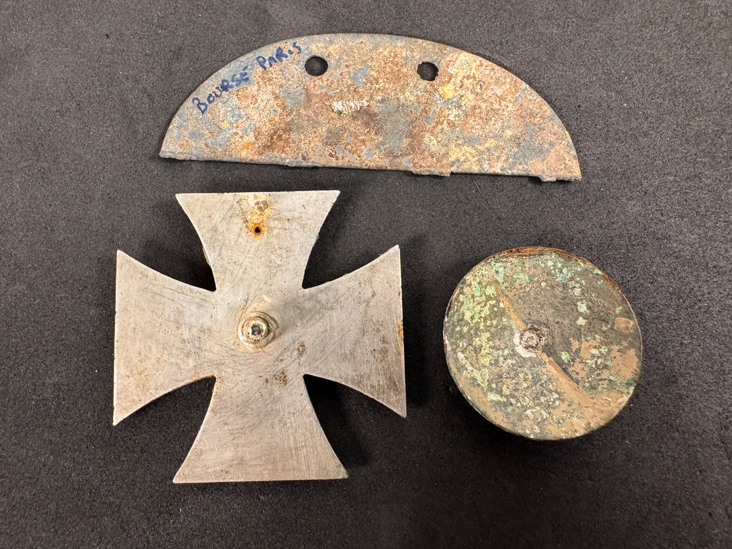 Photo 8 of WW2 German Iron Cross 1st Class Screw back Relic + ID Tag - collectible militaria item