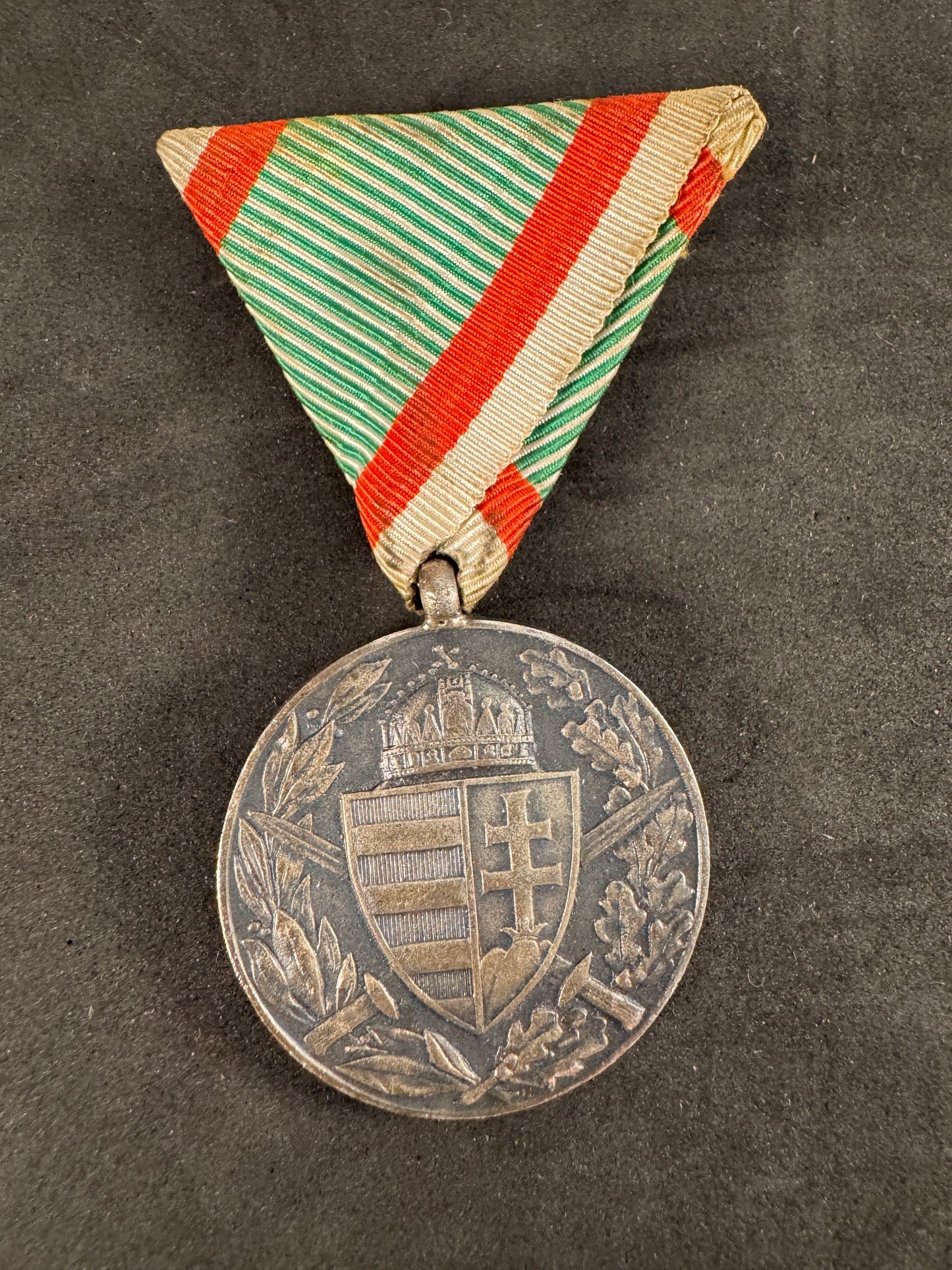 Photo 1 of WW1 Hungarian Kingdom Commemorative Medal for Combatants - collectible militaria item