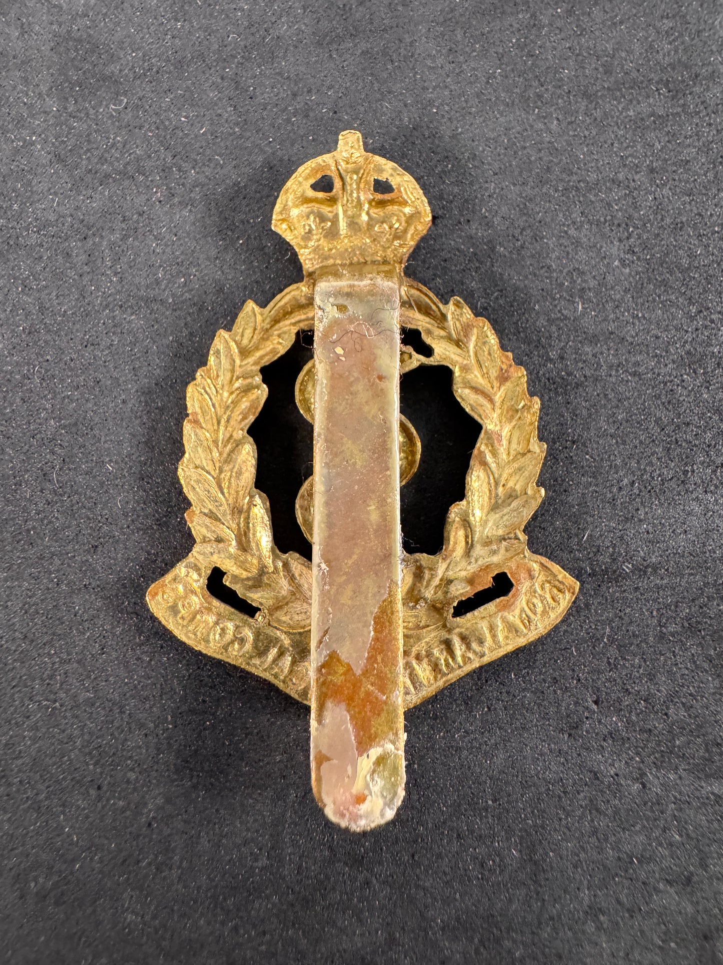 Photo 2 of WW2 British Royal Army Medical Corps (RAMC) Cap Badge - collectible militaria item