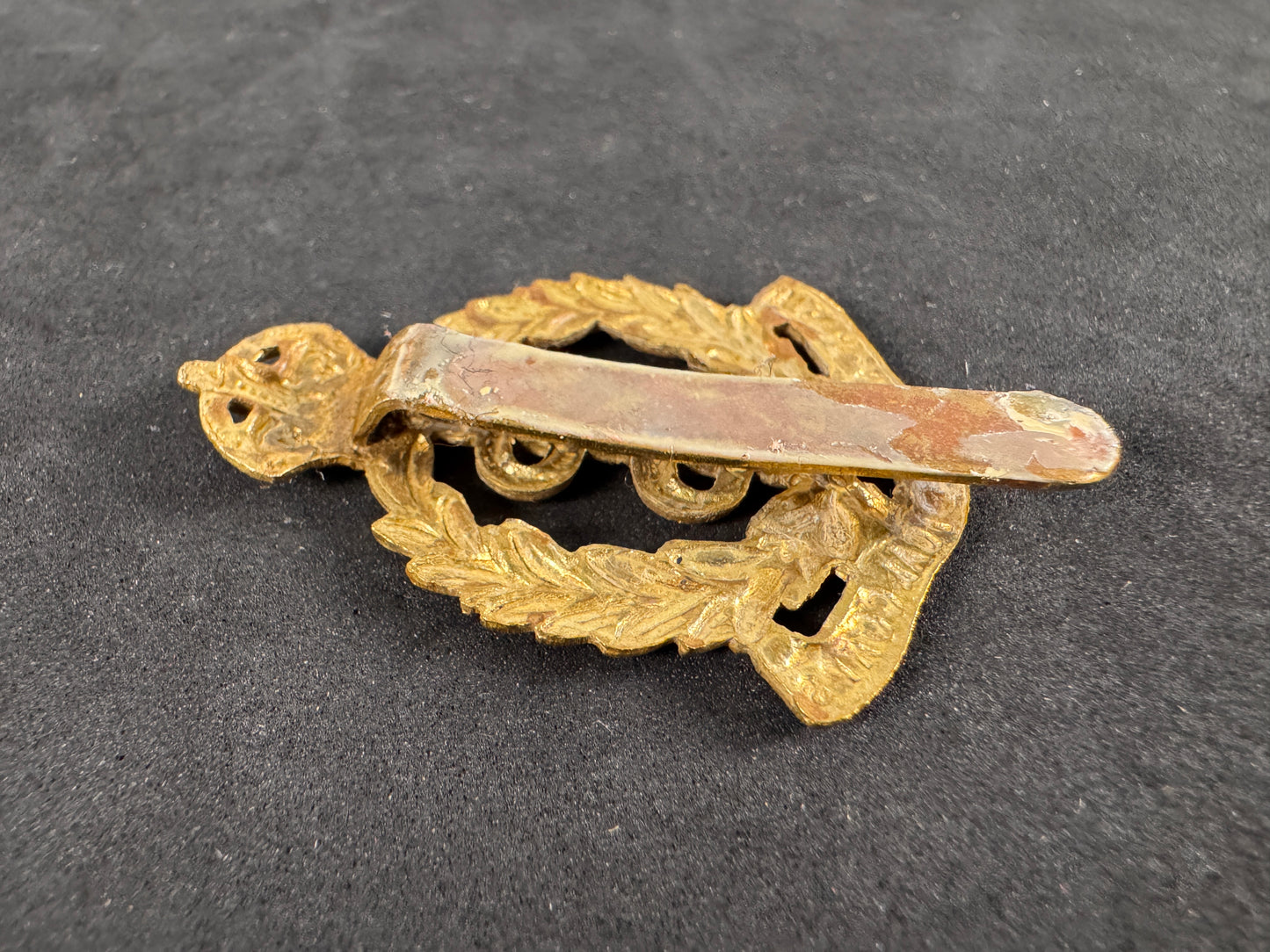 Photo 3 of WW2 British Royal Army Medical Corps (RAMC) Cap Badge - collectible militaria item