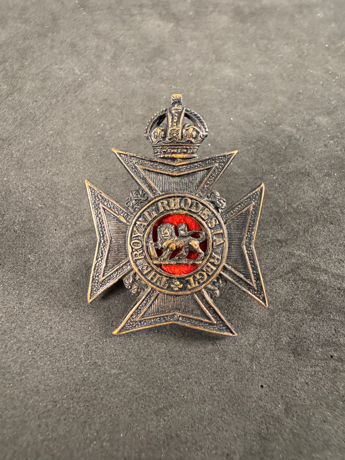 Photo 1 of WW2 British Colonial Rhodesia Regiment Cap Badge - collectible militaria item