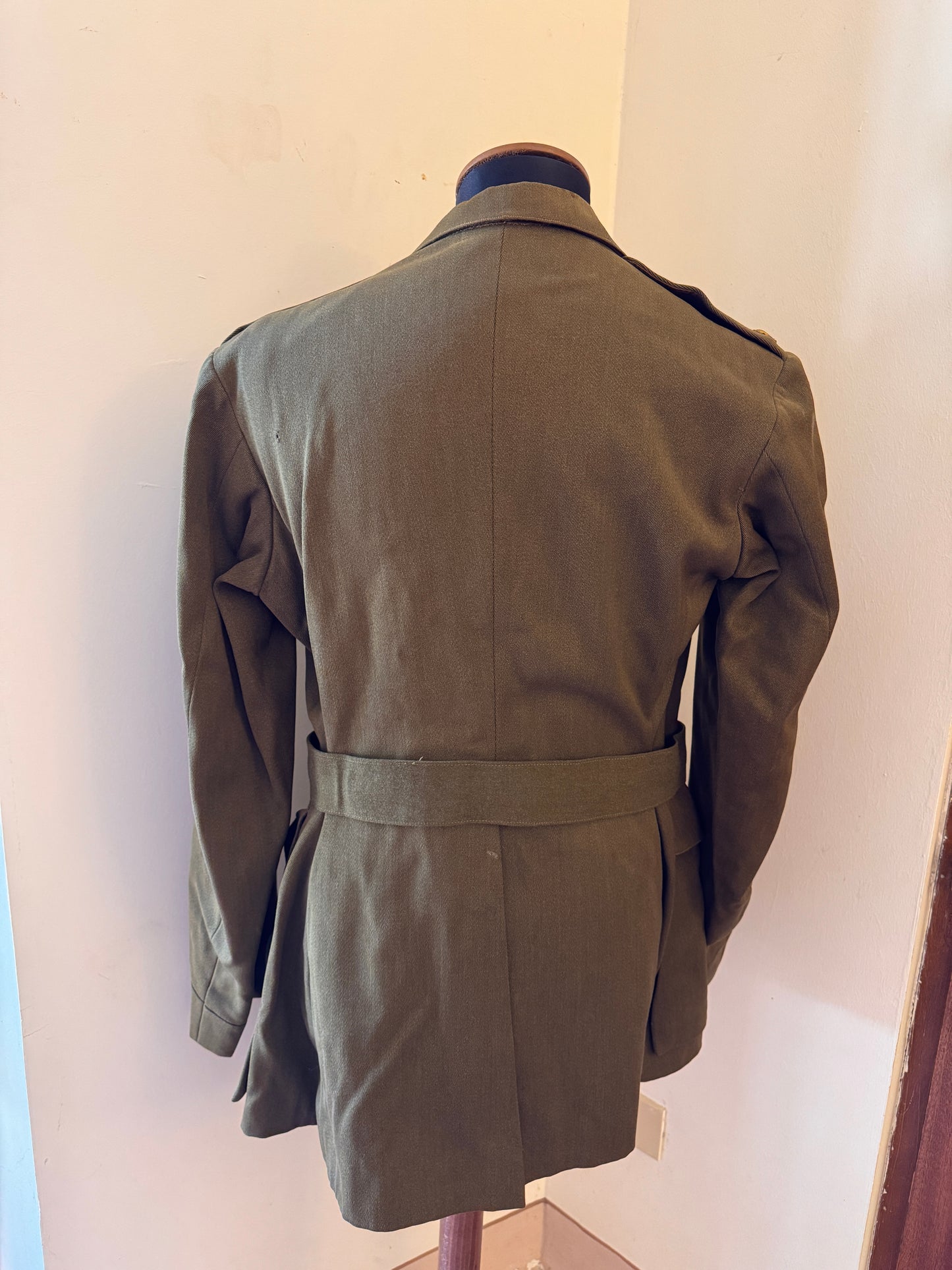 Photo 12 of WW2 British Army Royal Artillery Officer's Uniform Tunic & Trousers - collectible militaria item
