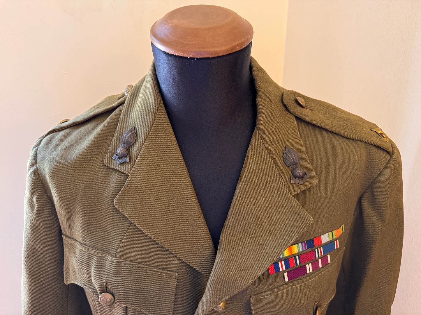 Photo 2 of WW2 British Army Royal Artillery Officer's Uniform Tunic & Trousers - collectible militaria item