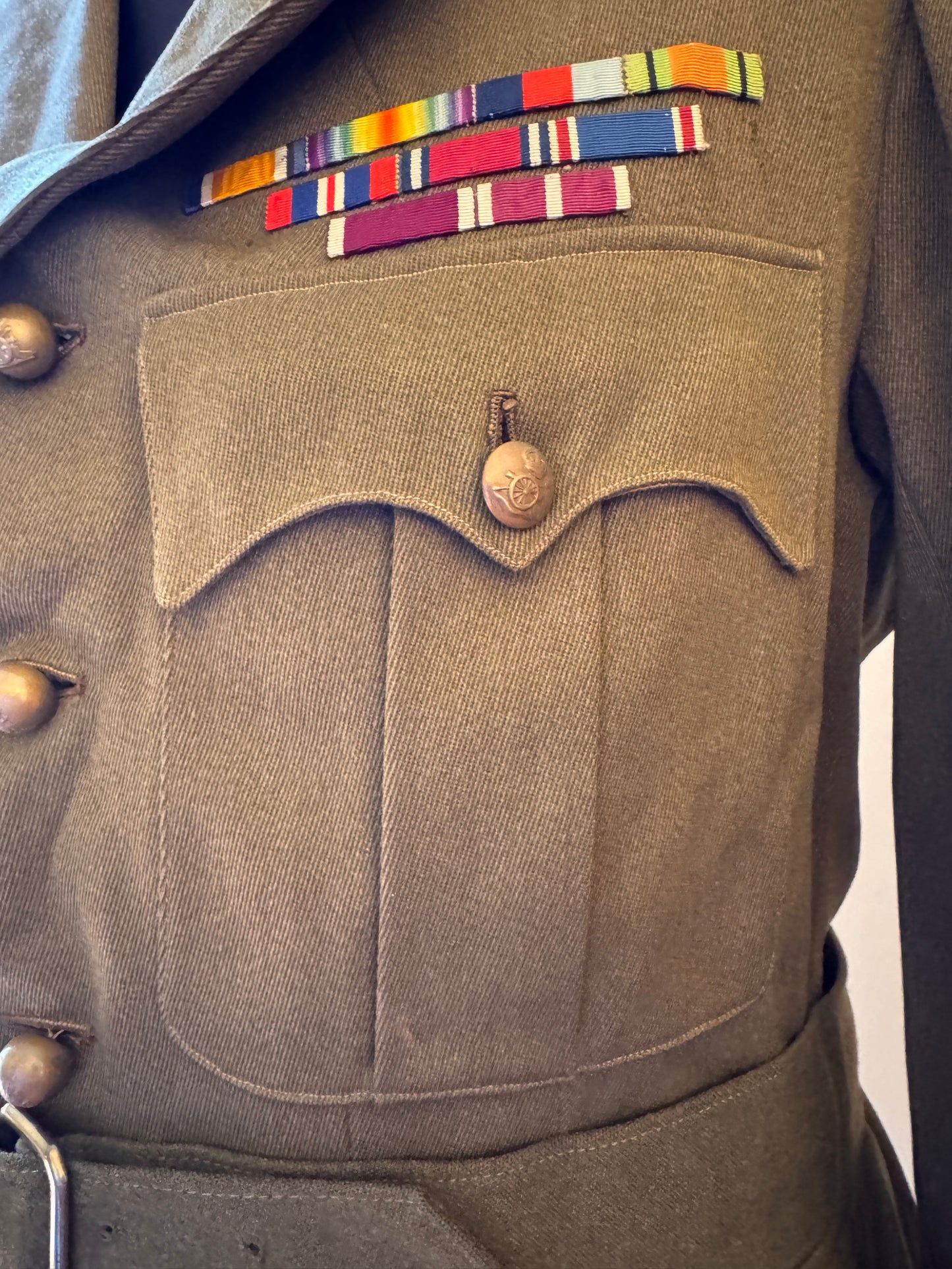 Photo 7 of WW2 British Army Royal Artillery Officer's Uniform Tunic & Trousers - collectible militaria item