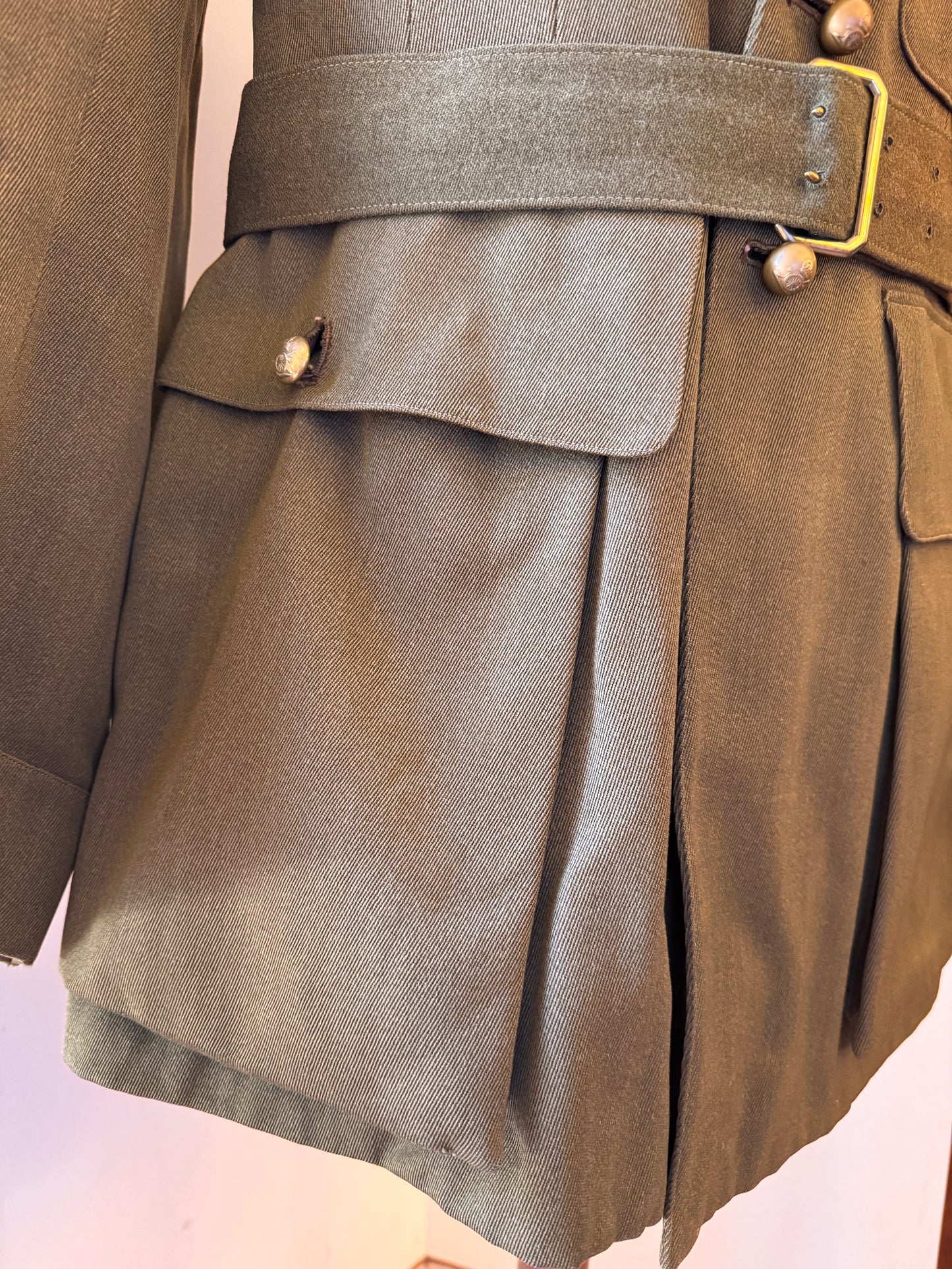 Photo 9 of WW2 British Army Royal Artillery Officer's Uniform Tunic & Trousers - collectible militaria item