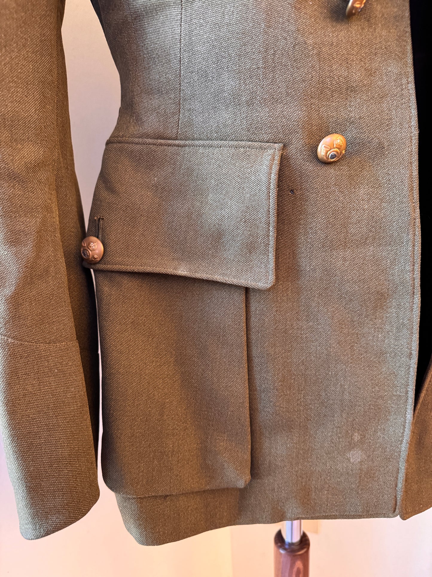 Photo 11 of WW2 British Army King's Own Yorkshire Light Infantry Officer's Uniform (KOYLI) - collectible militaria item