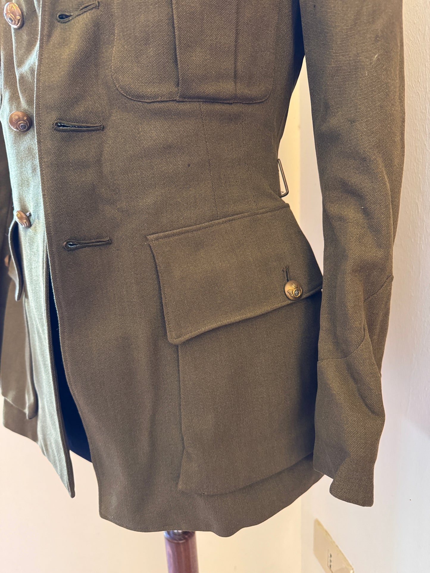 Photo 12 of WW2 British Army King's Own Yorkshire Light Infantry Officer's Uniform (KOYLI) - collectible militaria item