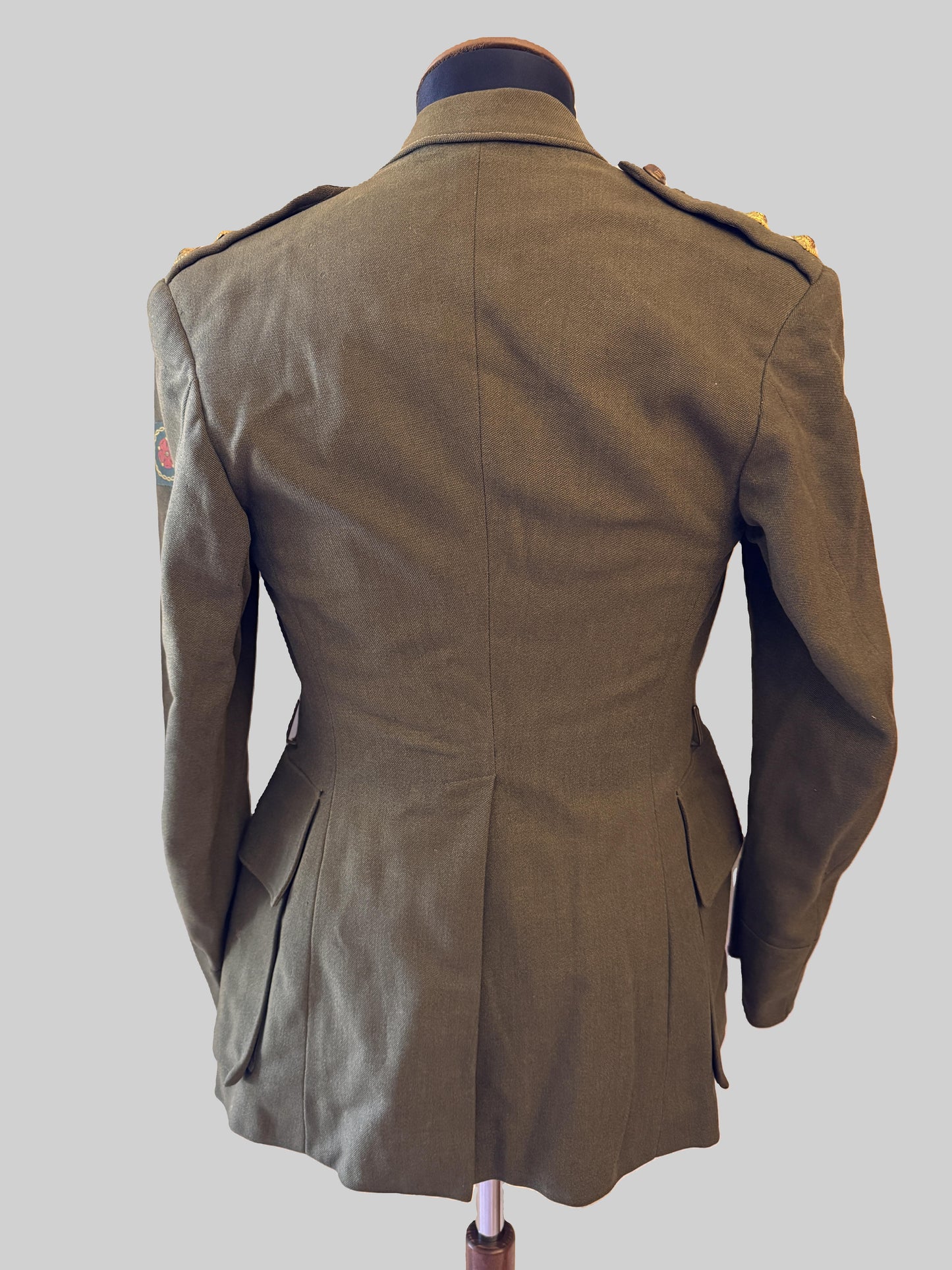 Photo 15 of WW2 British Army King's Own Yorkshire Light Infantry Officer's Uniform (KOYLI) - collectible militaria item