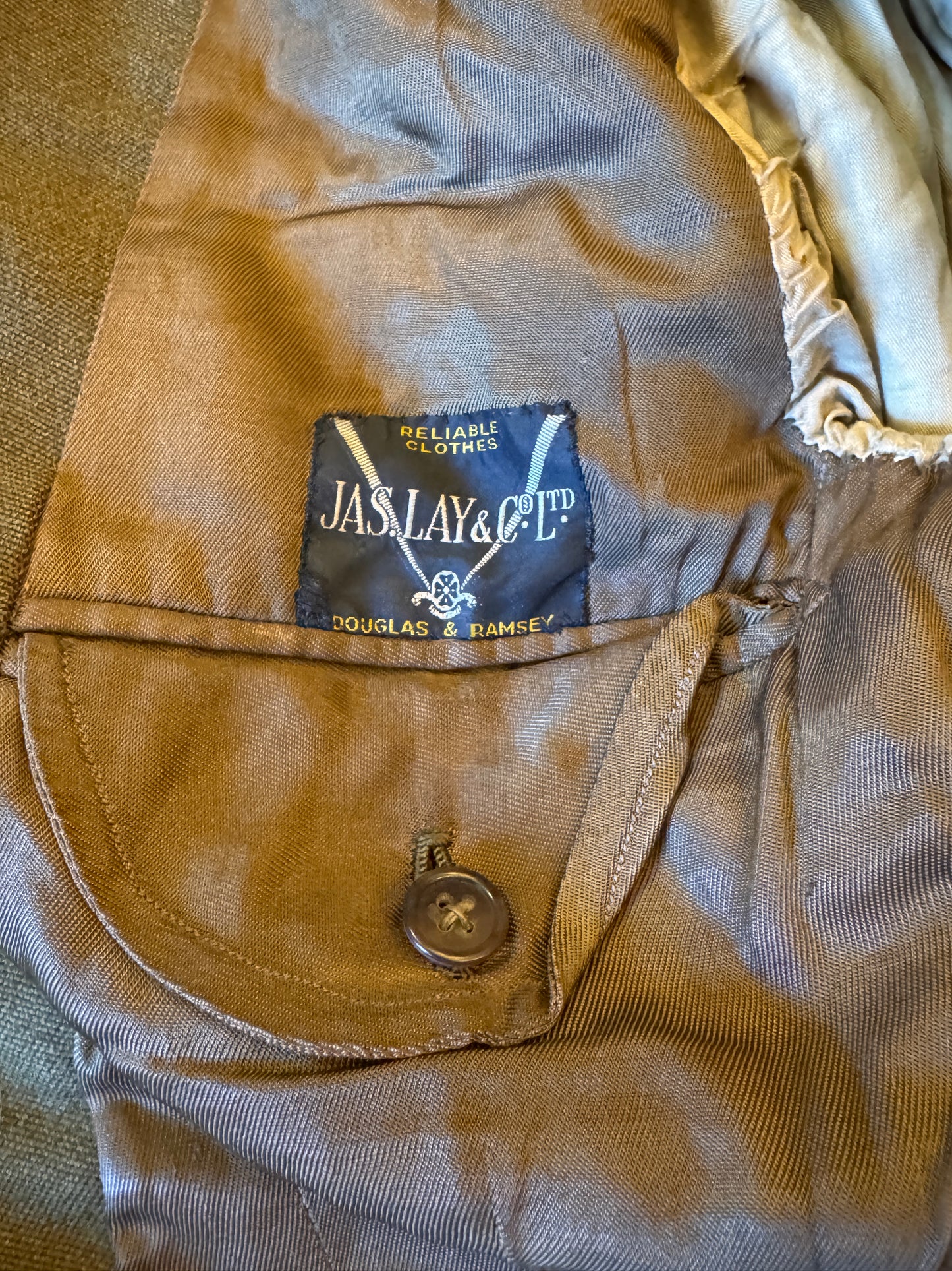 Photo 17 of WW2 British Army King's Own Yorkshire Light Infantry Officer's Uniform (KOYLI) - collectible militaria item