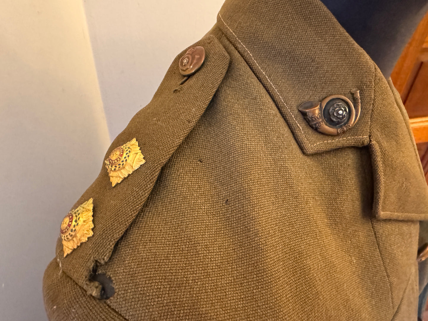 Photo 7 of WW2 British Army King's Own Yorkshire Light Infantry Officer's Uniform (KOYLI) - collectible militaria item