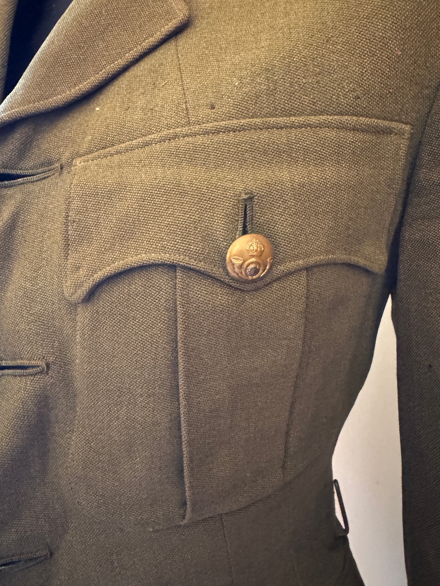 Photo 8 of WW2 British Army King's Own Yorkshire Light Infantry Officer's Uniform (KOYLI) - collectible militaria item