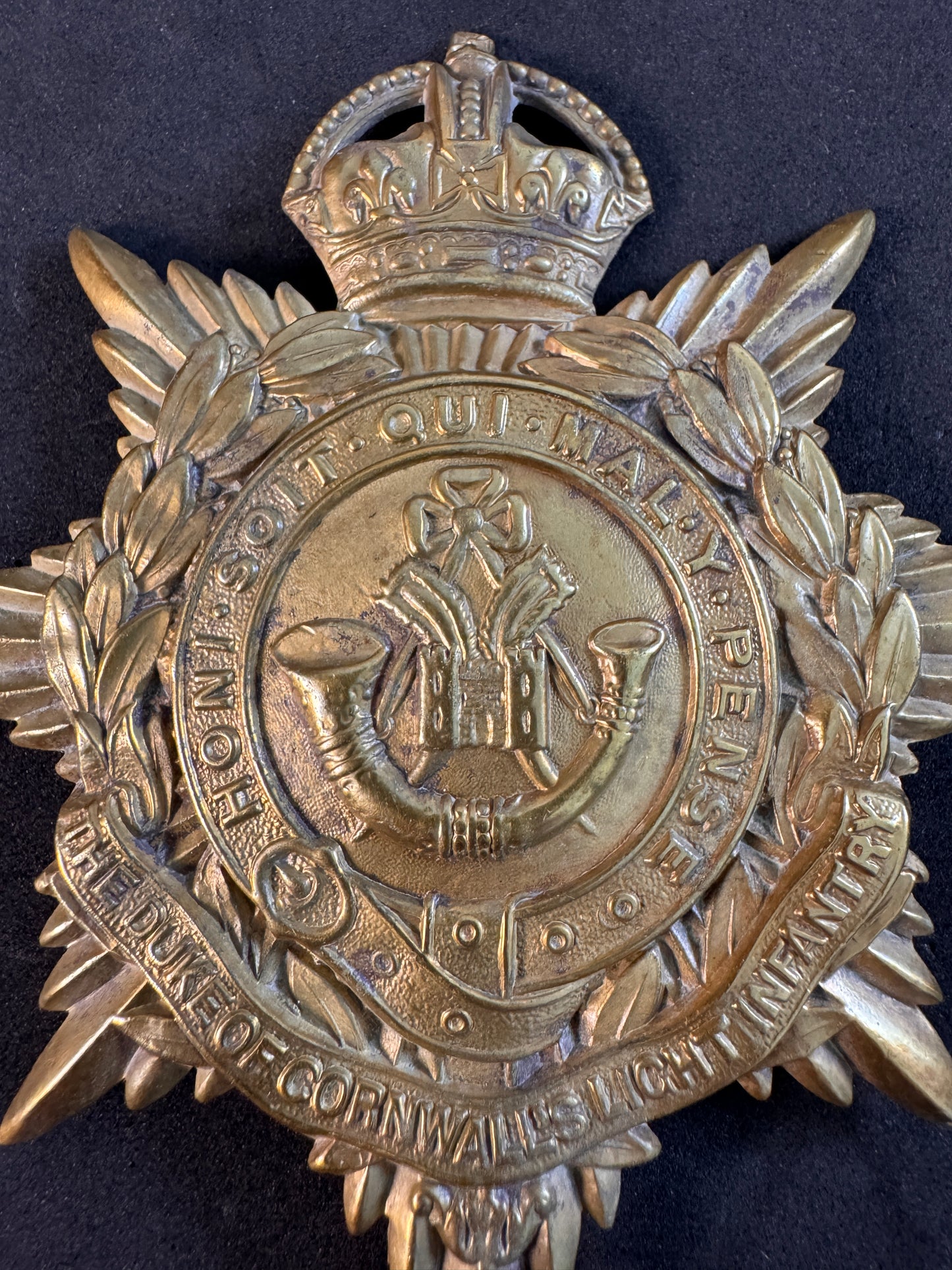 Image of product: british army duke of cornwalls light infantry valise badge 1920s