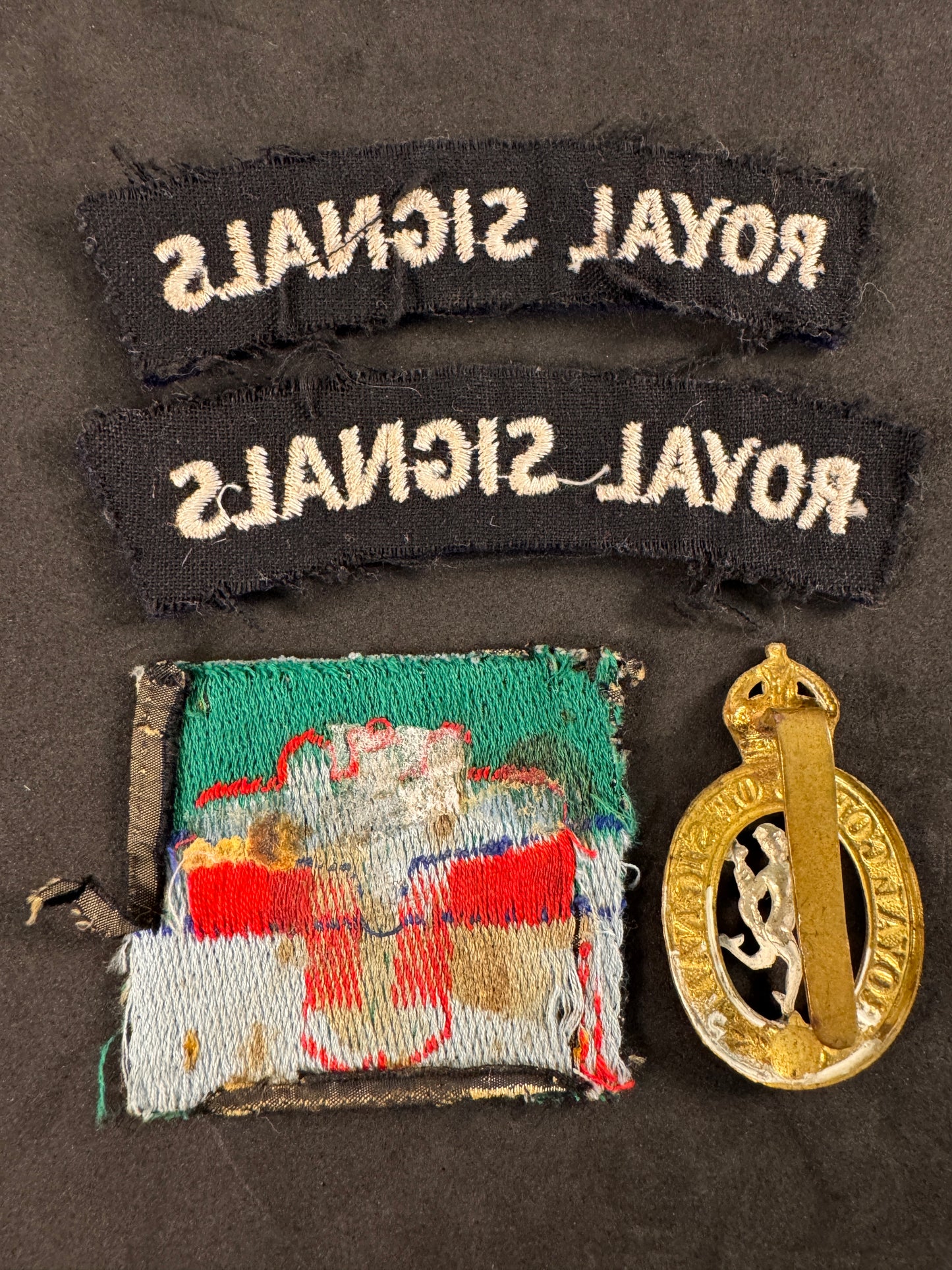 Image of product: british army royal signals air insignia badges