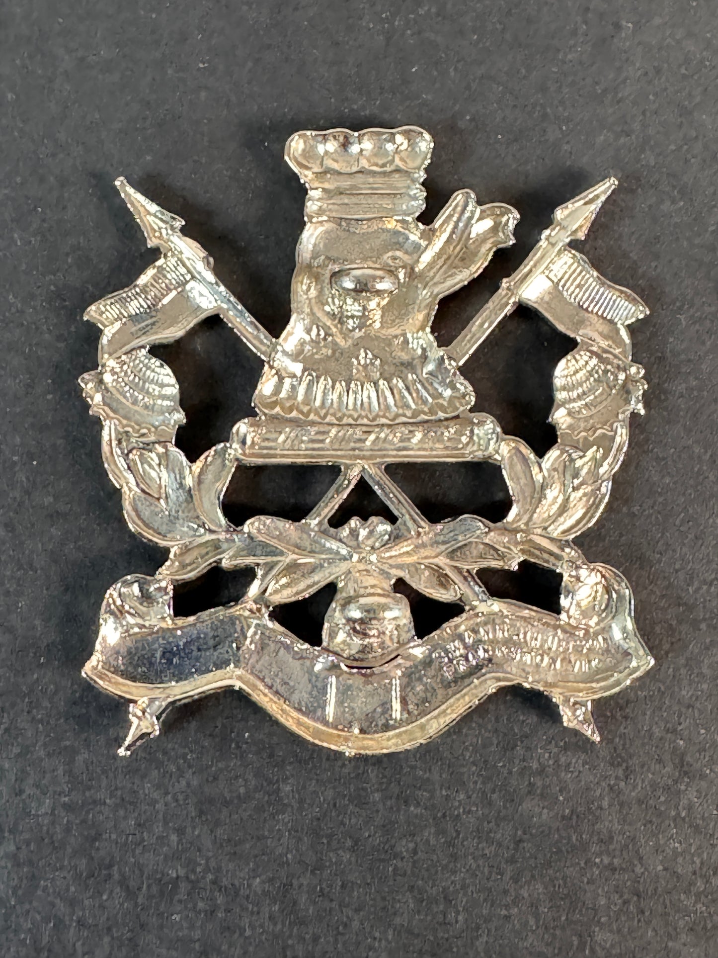 Image of product: australian army royal new south wales lancers cap badge swann hudson