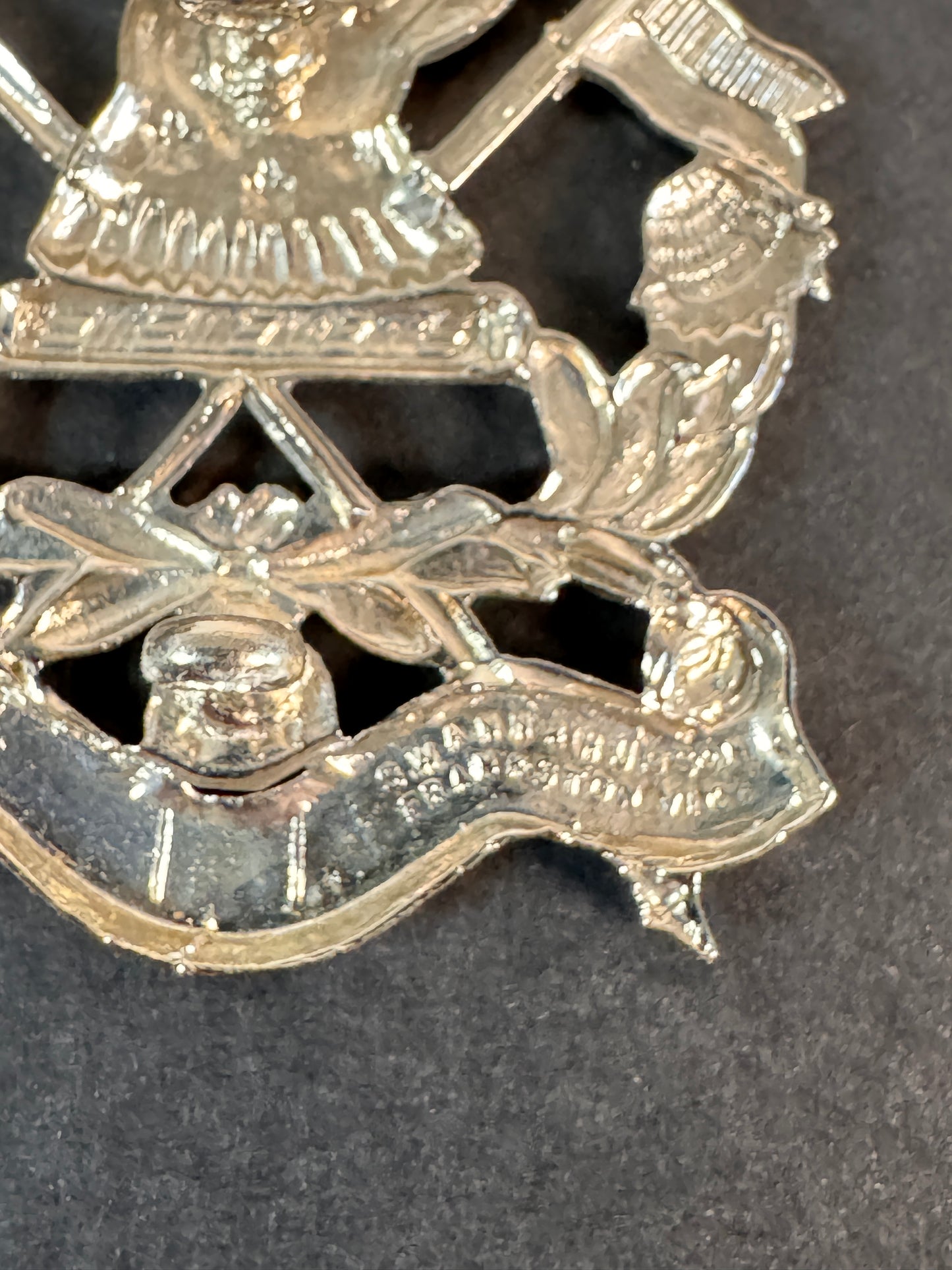 Image of product: australian army royal new south wales lancers cap badge swann hudson
