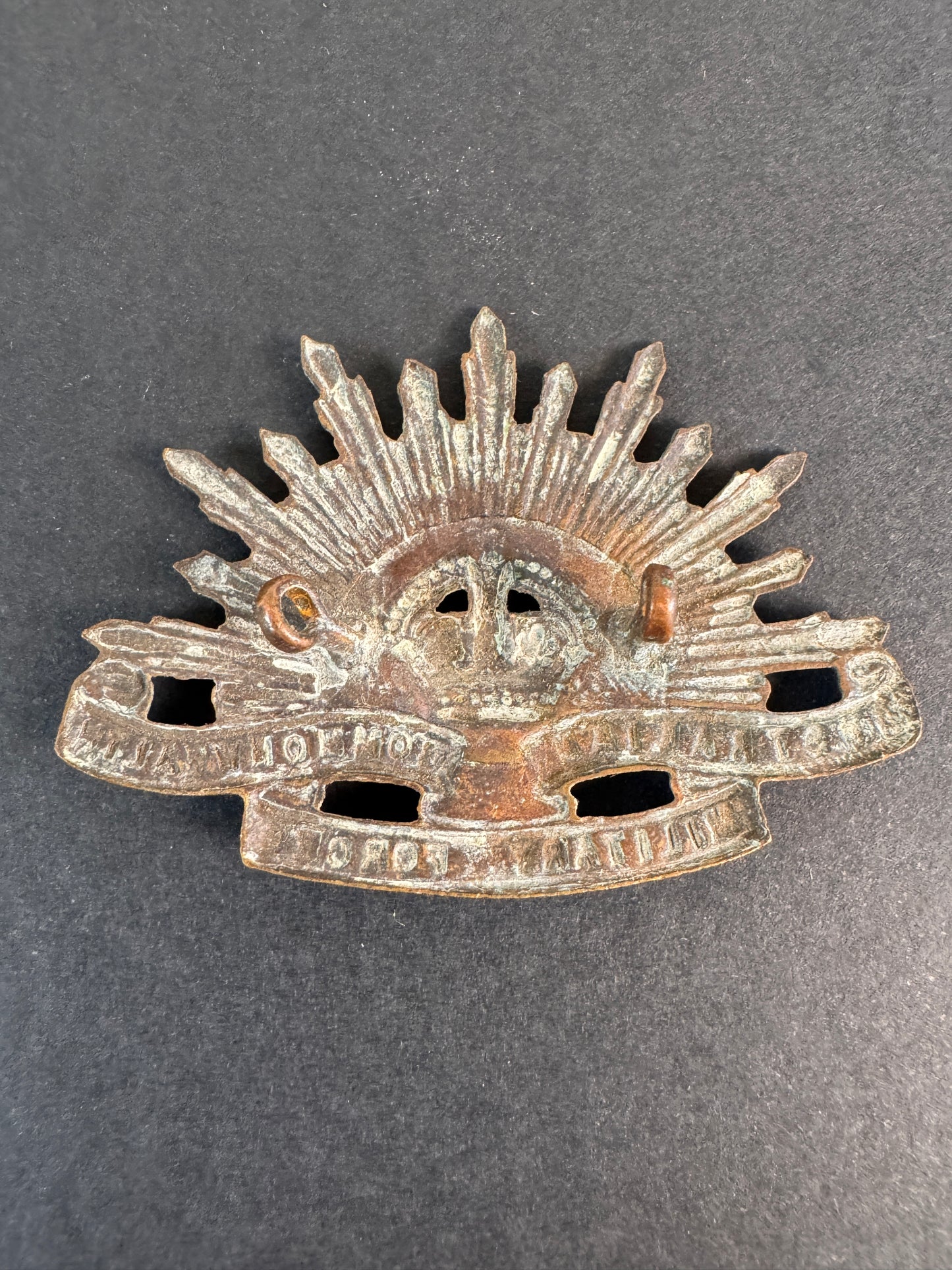 Image of product: australian commonwealth military forces slouch hat badge