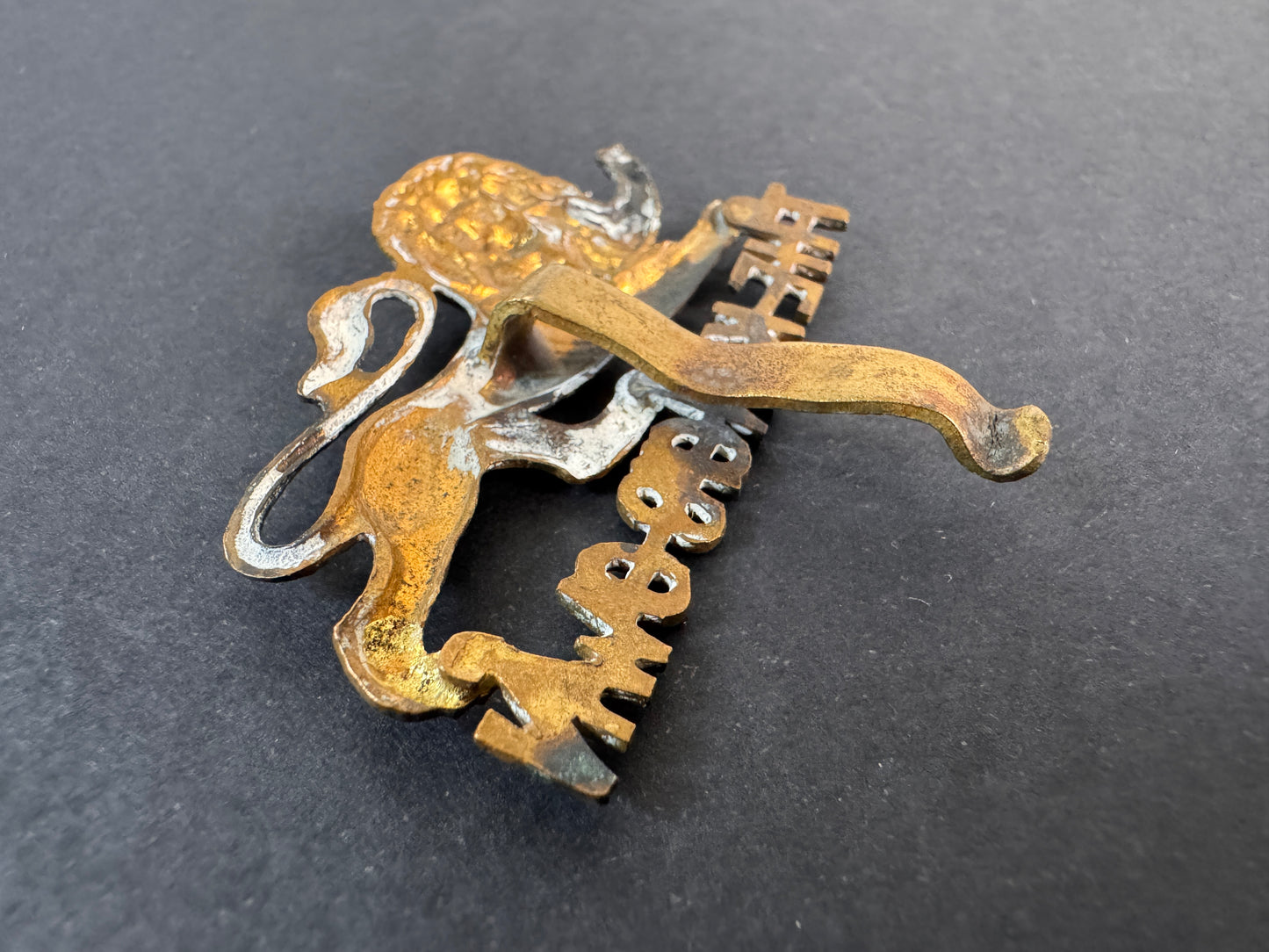 Image of product: ww2 british army kings own lancaster regiment cap badge