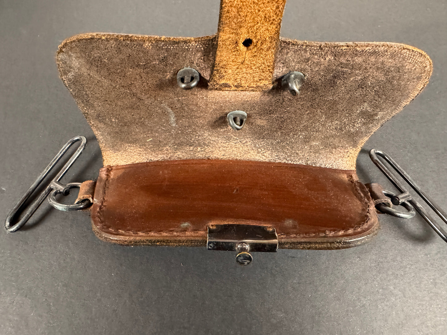 British Royal Artillery Officer's Undress Leather Cross Belt Pouch