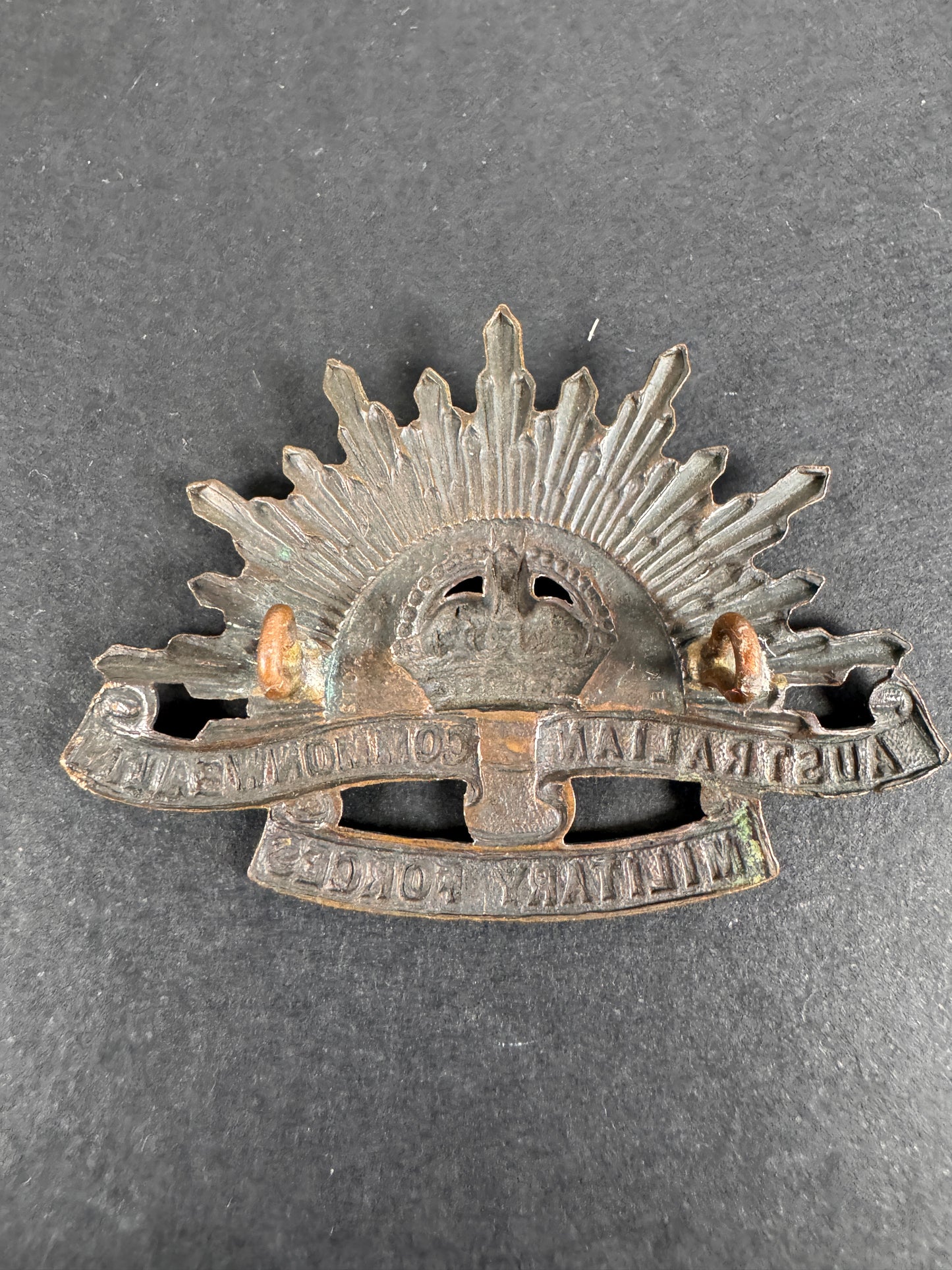 Image of product: ww1 australian commonwealth military forces cap badge stokes
