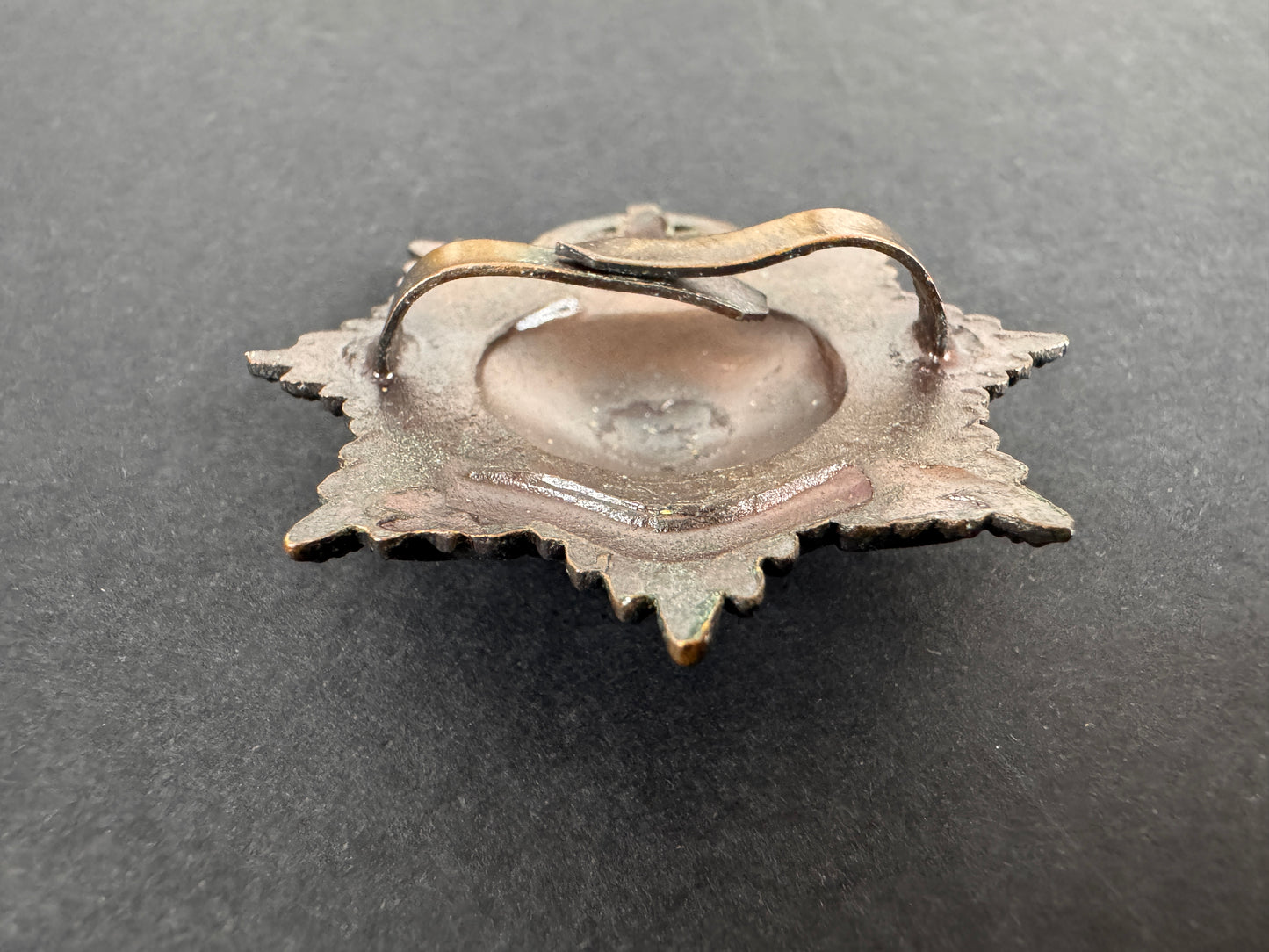 Image of product: ww2 british army hampshire regiment officers service dress cap badge