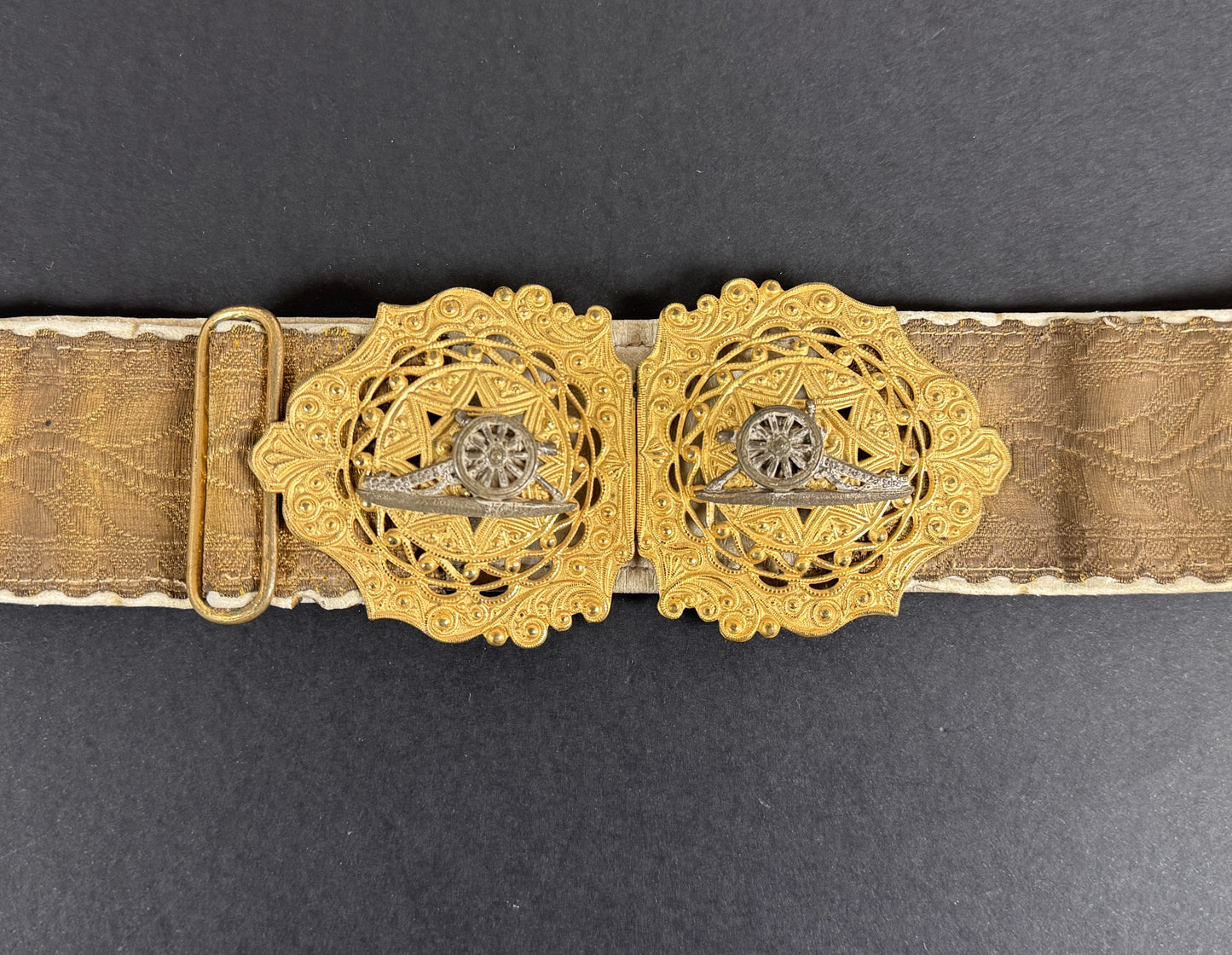 Image of product: edwardian british army royal artillery nurses gilt belt buckle