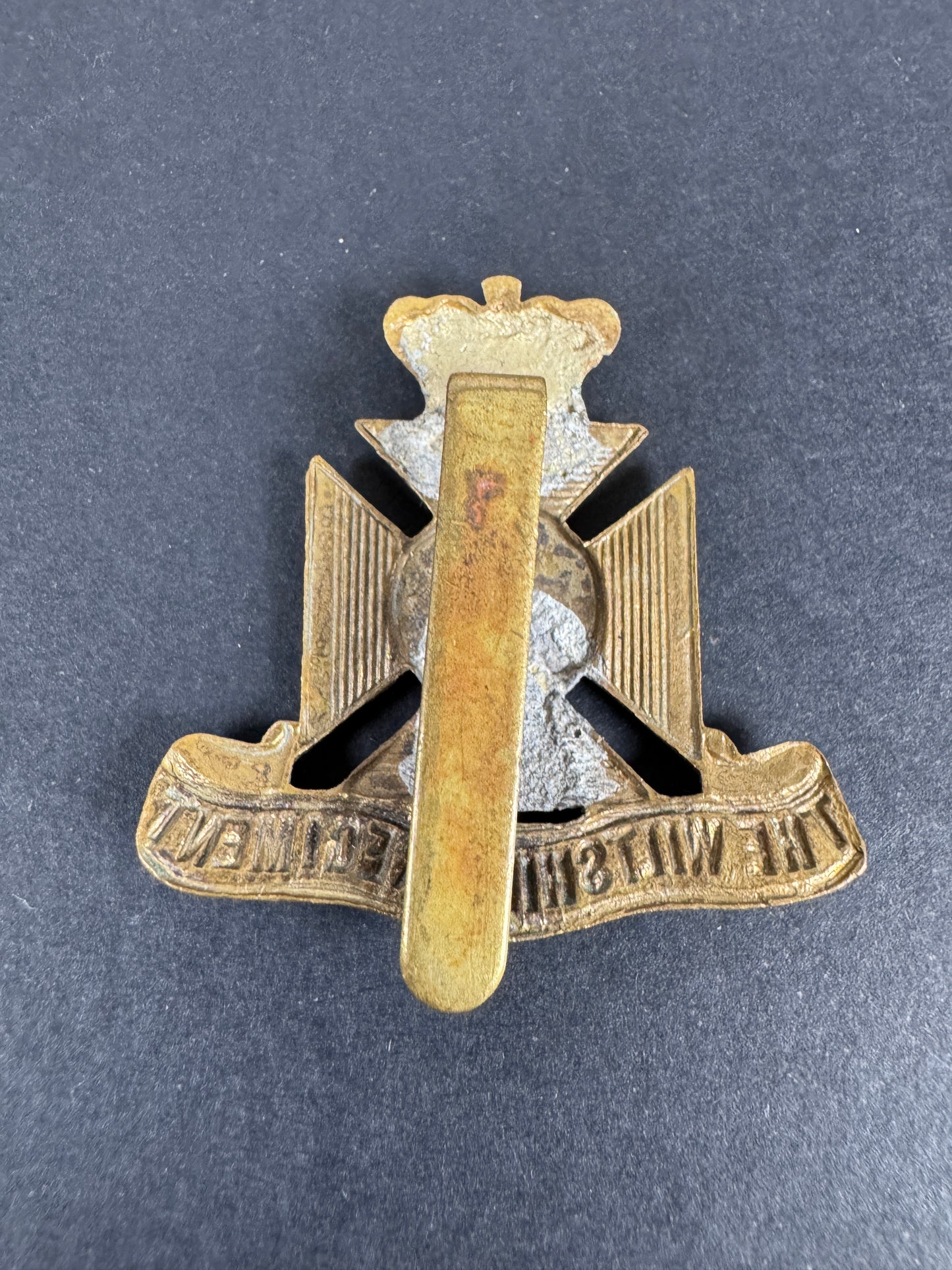 WW2 British Army Wiltshire Regiment Cap Badge