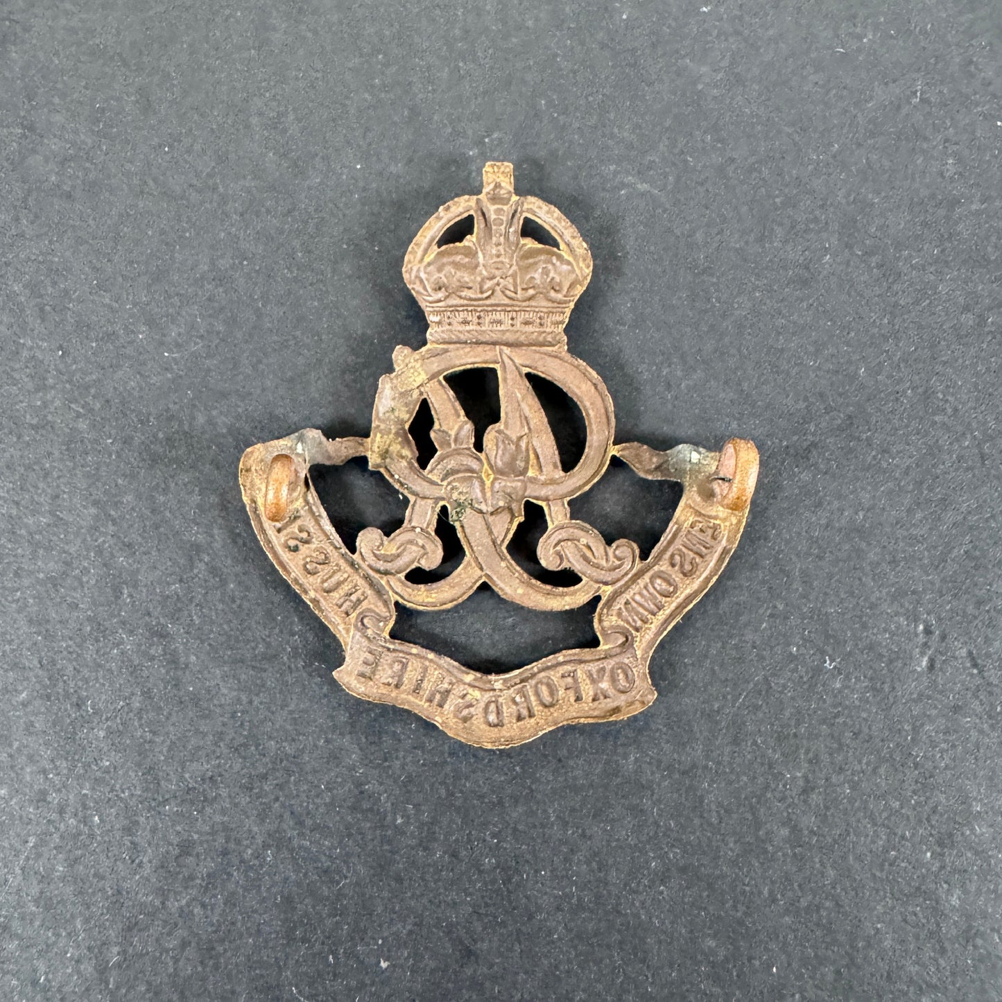 British Army Queen's Own Oxfordshire Hussars Yeomanry Cap Badge