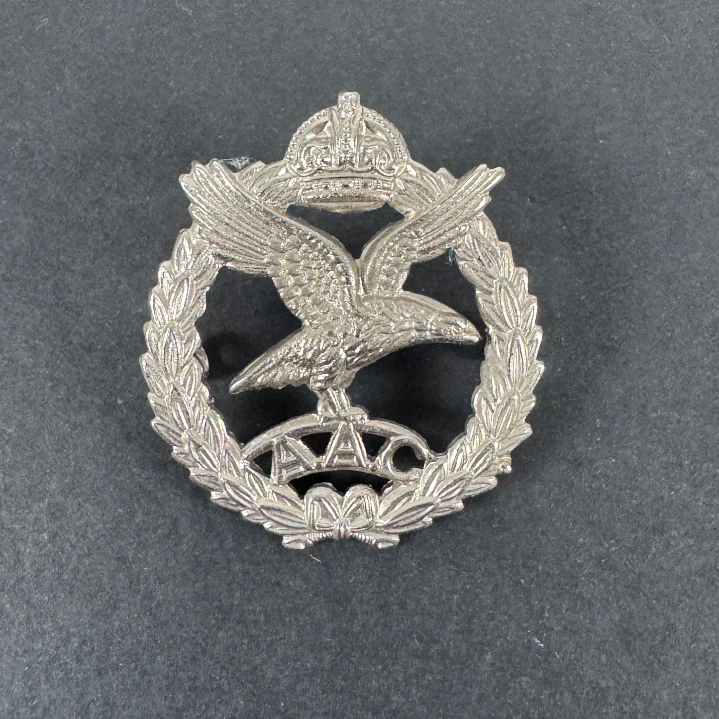 WW2 British Army Air Corps Cap Badge