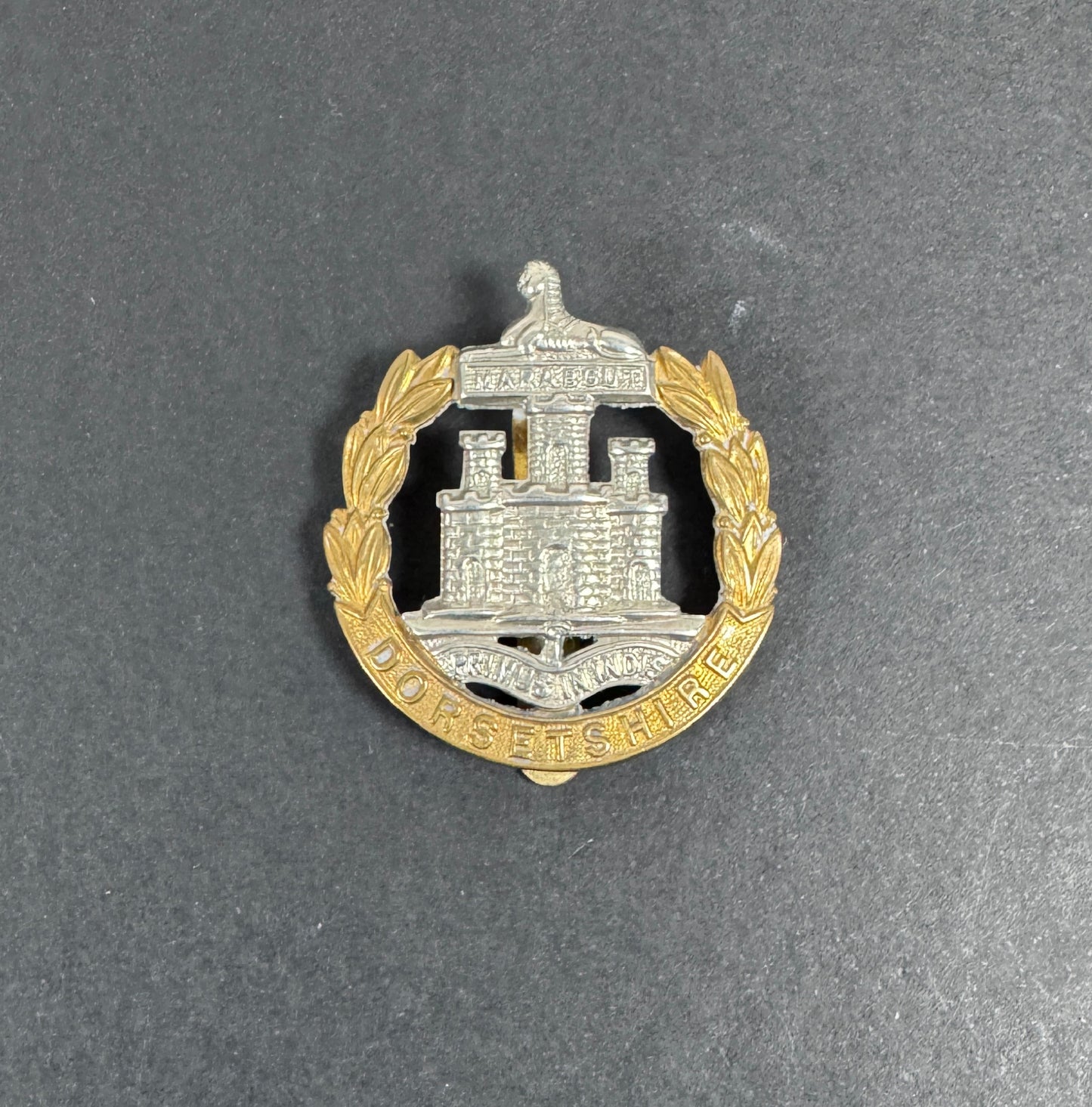 WW2 British Army Dorsetshire Regiment Cap Badge