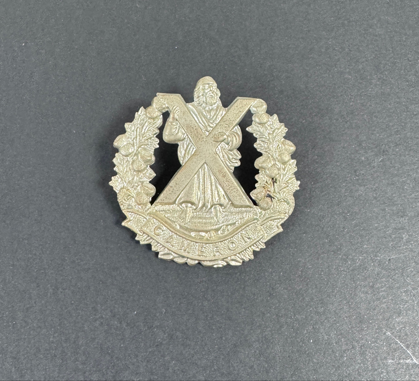WW2 British Army Queen's Own Cameron Highlanders Glengarry Cap Badge