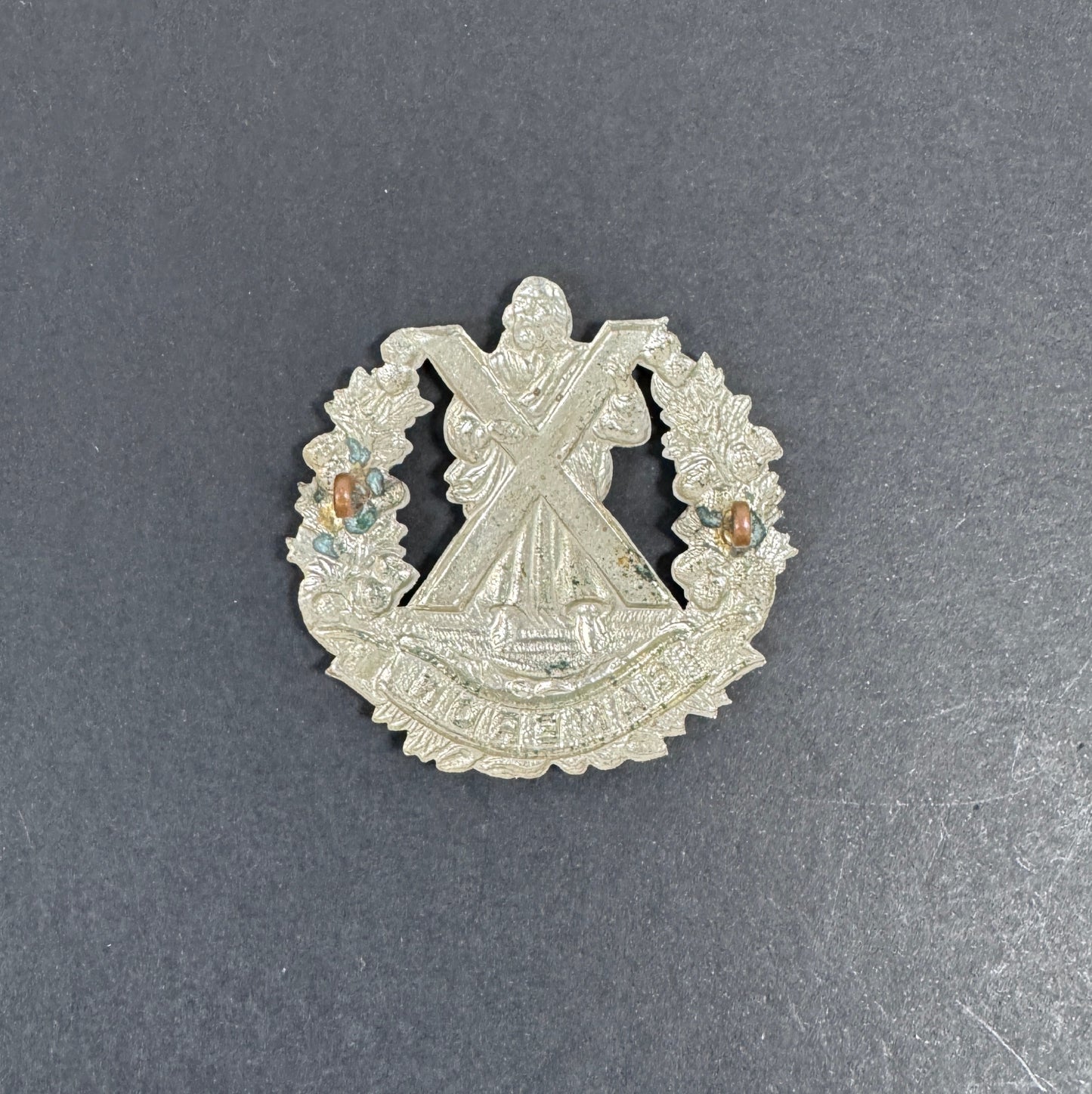 WW2 British Army Queen's Own Cameron Highlanders Glengarry Cap Badge