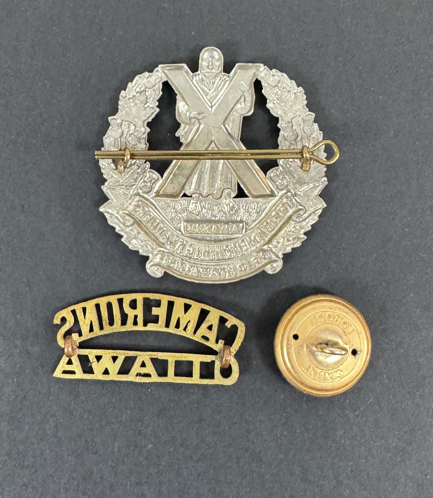 WW2 Canadian Army Cameron Highlanders of Ottawa (MG) Cap Badge