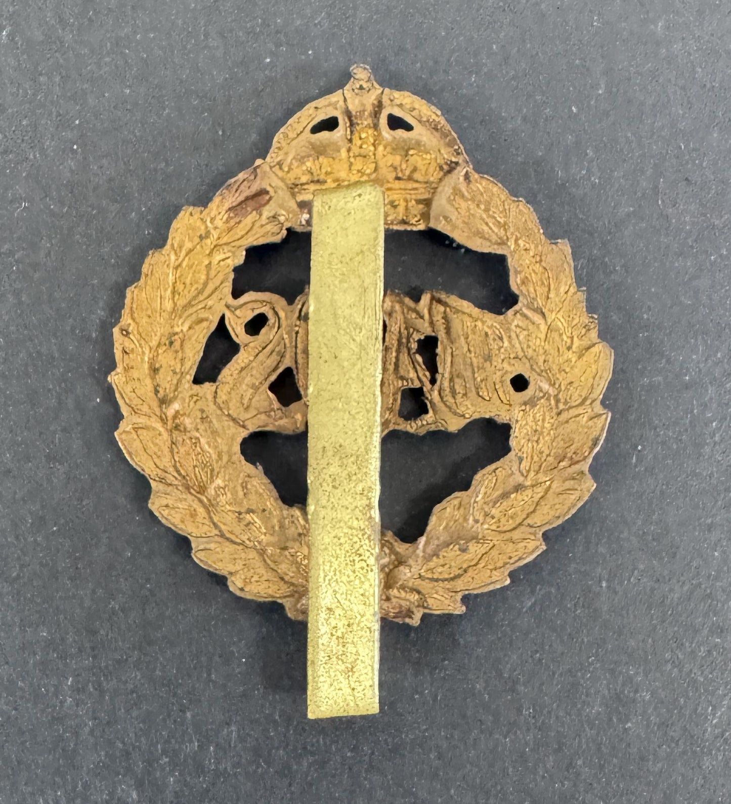 WW2 British Army 2nd Dragoon Guards (Queen's Bays) Cap Badge