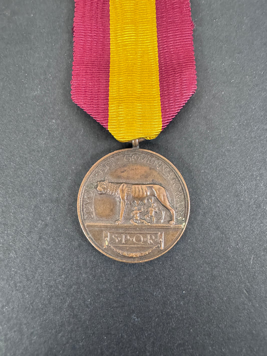 Italy Roma Merit Medal - Al Merito Scoula Del Governatorato SPQR Anno V