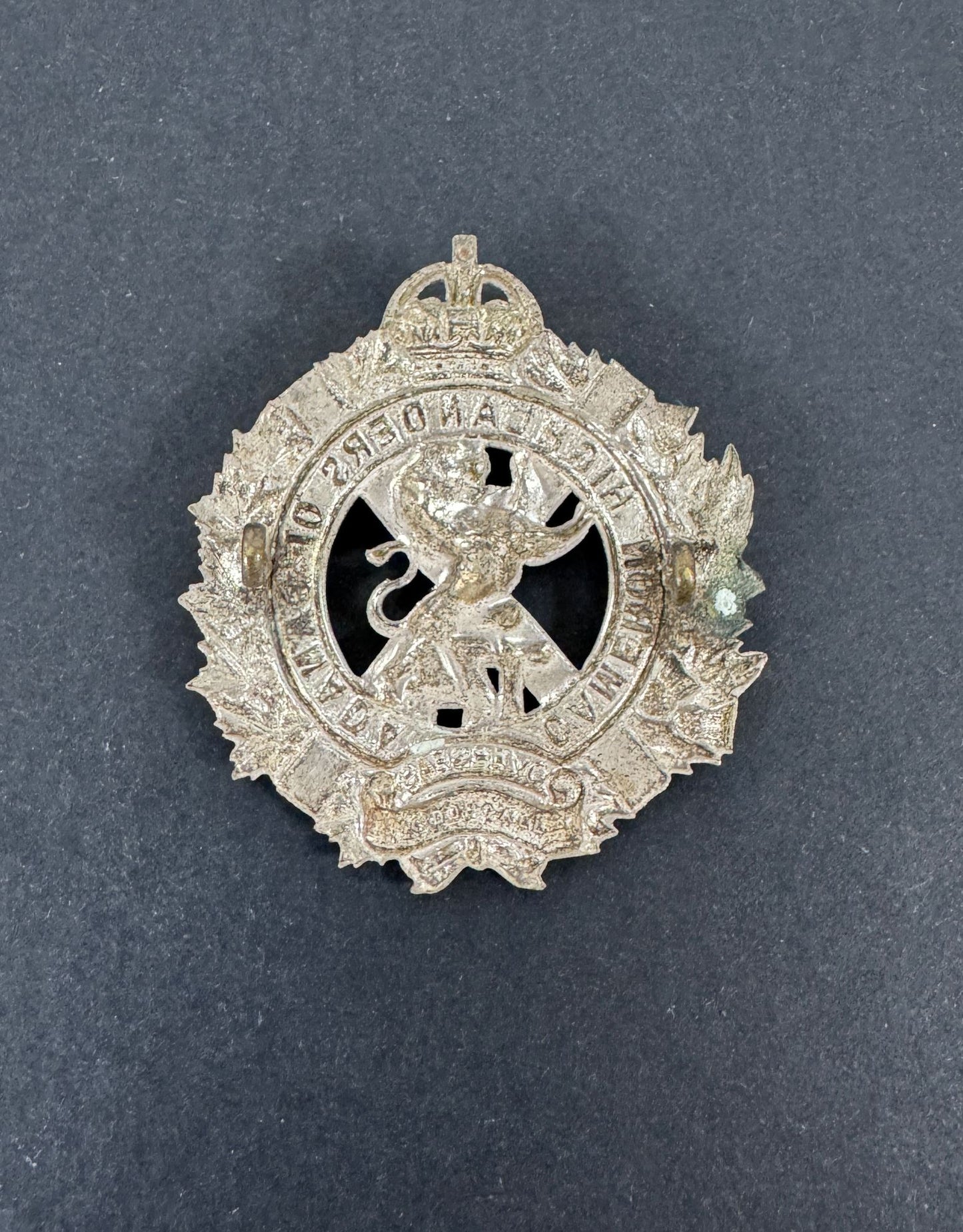 WW1 Canadian CEF 174th Overseas Battalion Cameron Highlanders Cap Badge – An original and scarce Glengarry cap badge of th...