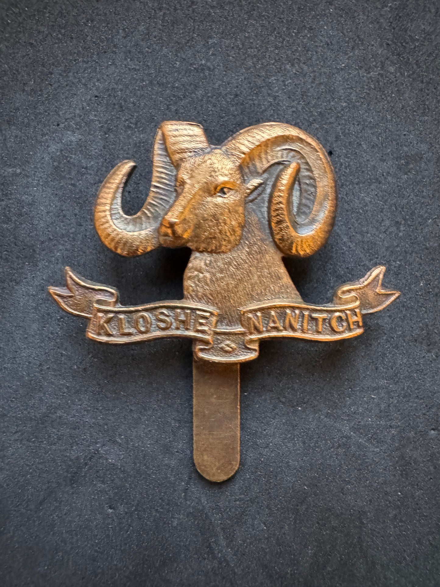 Photo 1 of WW2 Canadian Army Rocky Mountain Rangers Cap Badge - collectible militaria item