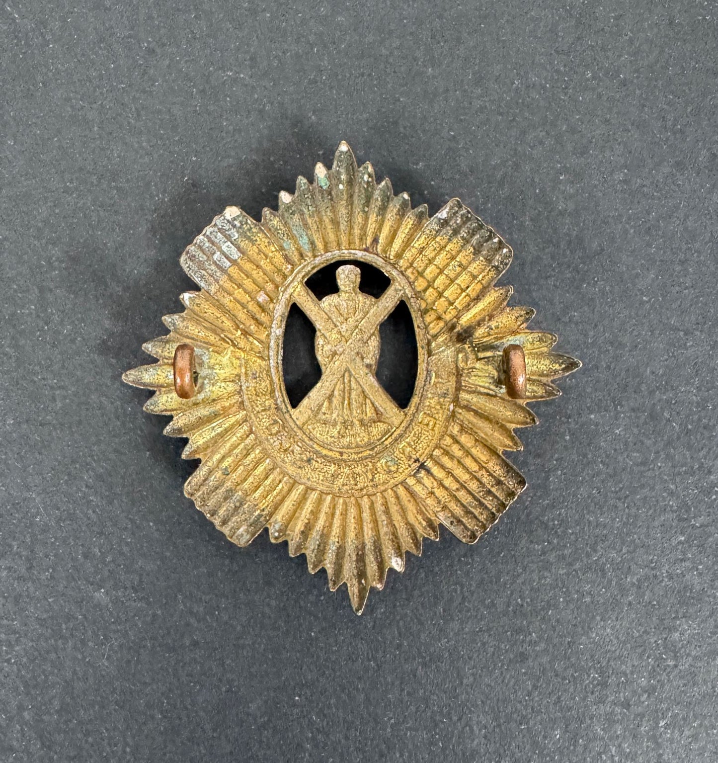 WW1 British Army The Royal Scots Economy Brass Cap Badge