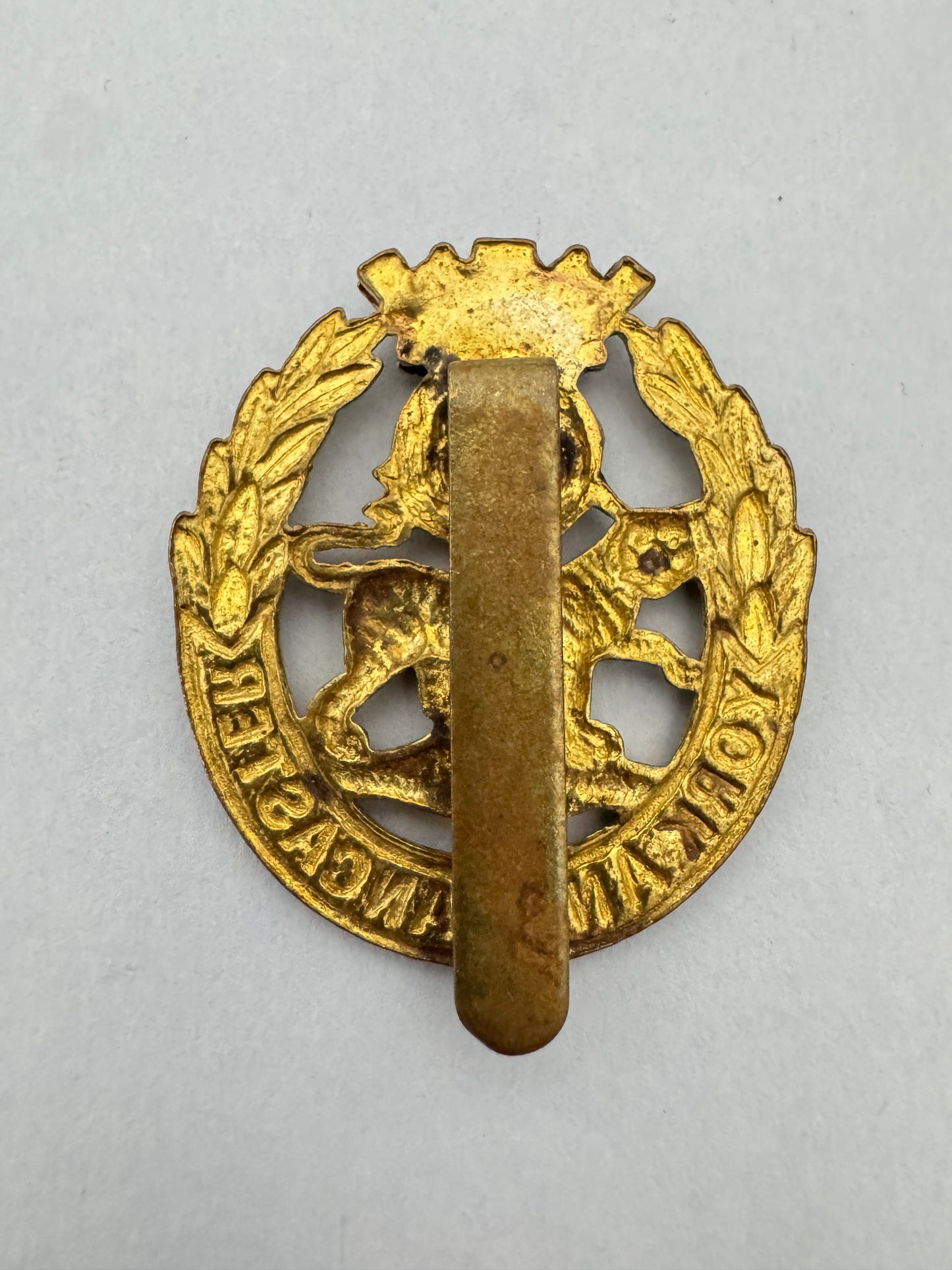 WW2 British Army York and Lancaster Cap Badge