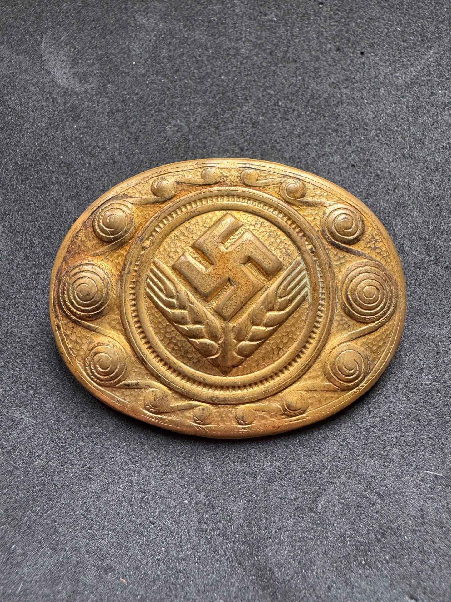Photo 2 of Third Reich RADwj Labour Service Of Female Youth Badge - collectible militaria item