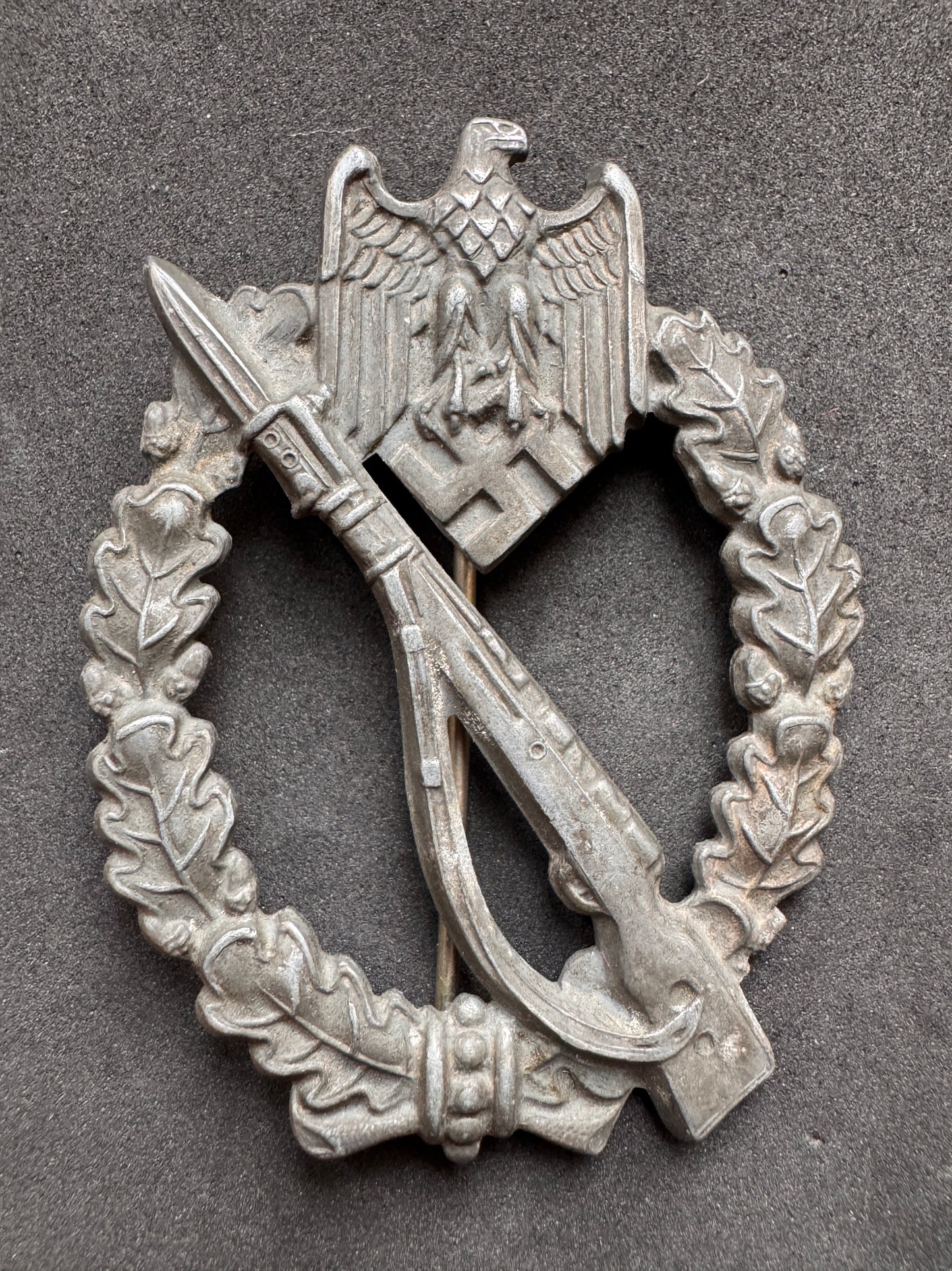 Photo 2 of WW2 German Infantry Assault Badge - collectible militaria item